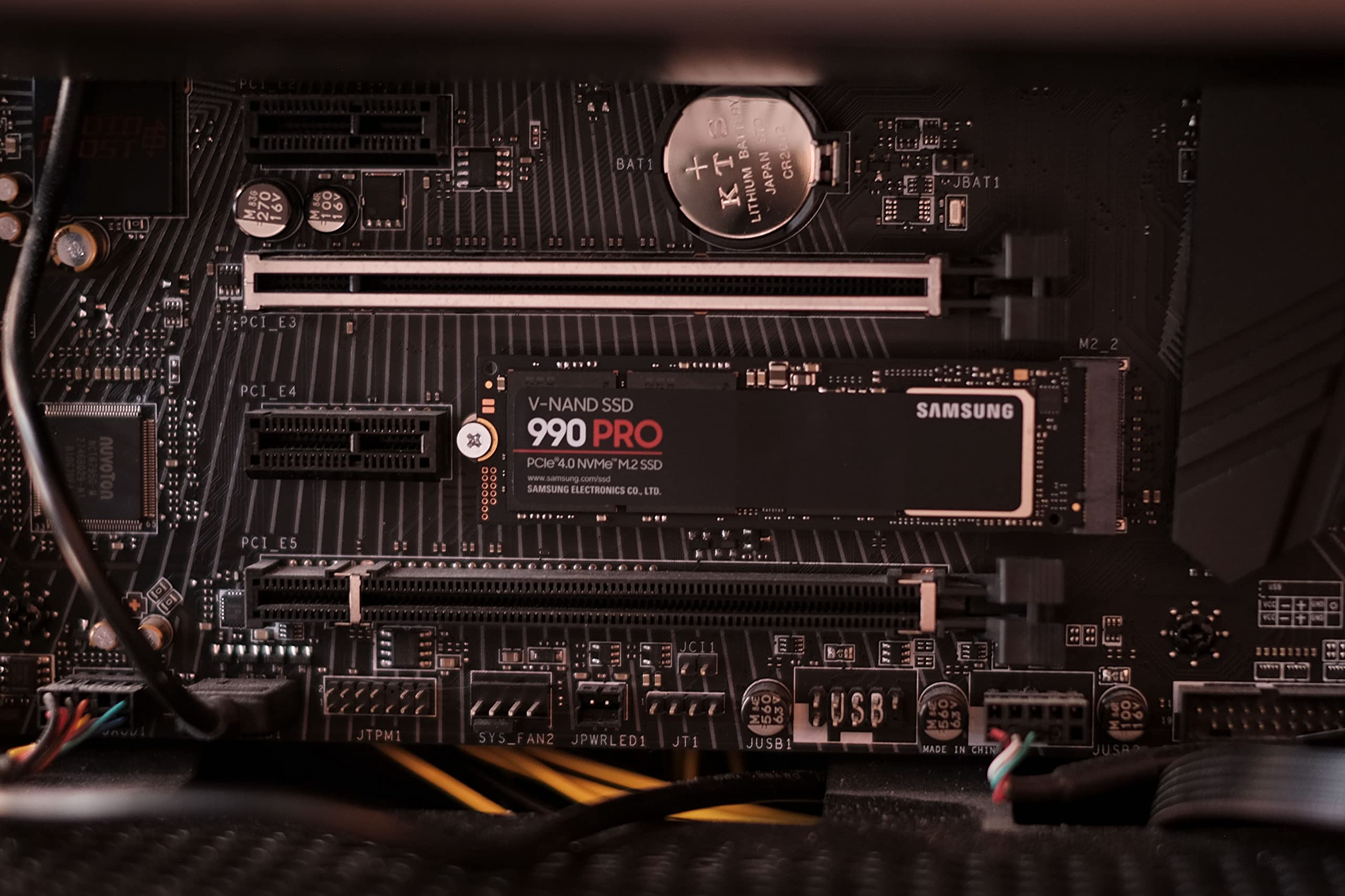 SAMSUNG 990 PRO 1TB PCIe 4.0 NVMe M.2 Internal SSD - Up to 7,450MB/s Read Speed for Gaming PC, Workstation & Content Creation - High Performance Solid State Drive for Laptops & Desktops (MZ-V9P1T0B/AM) - Perfect for 4K Video Editing, Game Loading & Data Intensive Applications