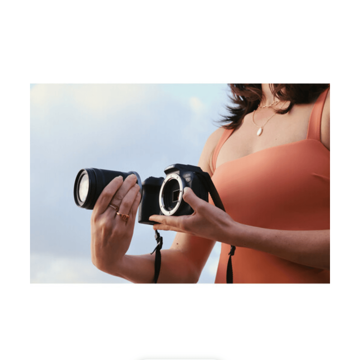 Canon EOS R10 Mirrorless Digital Camera with 18-45mm f/4.5-6.3 IS STM Lens Kit - 4K Video, Fast AF, Lightweight Body for Travel, Vlogging & Photography