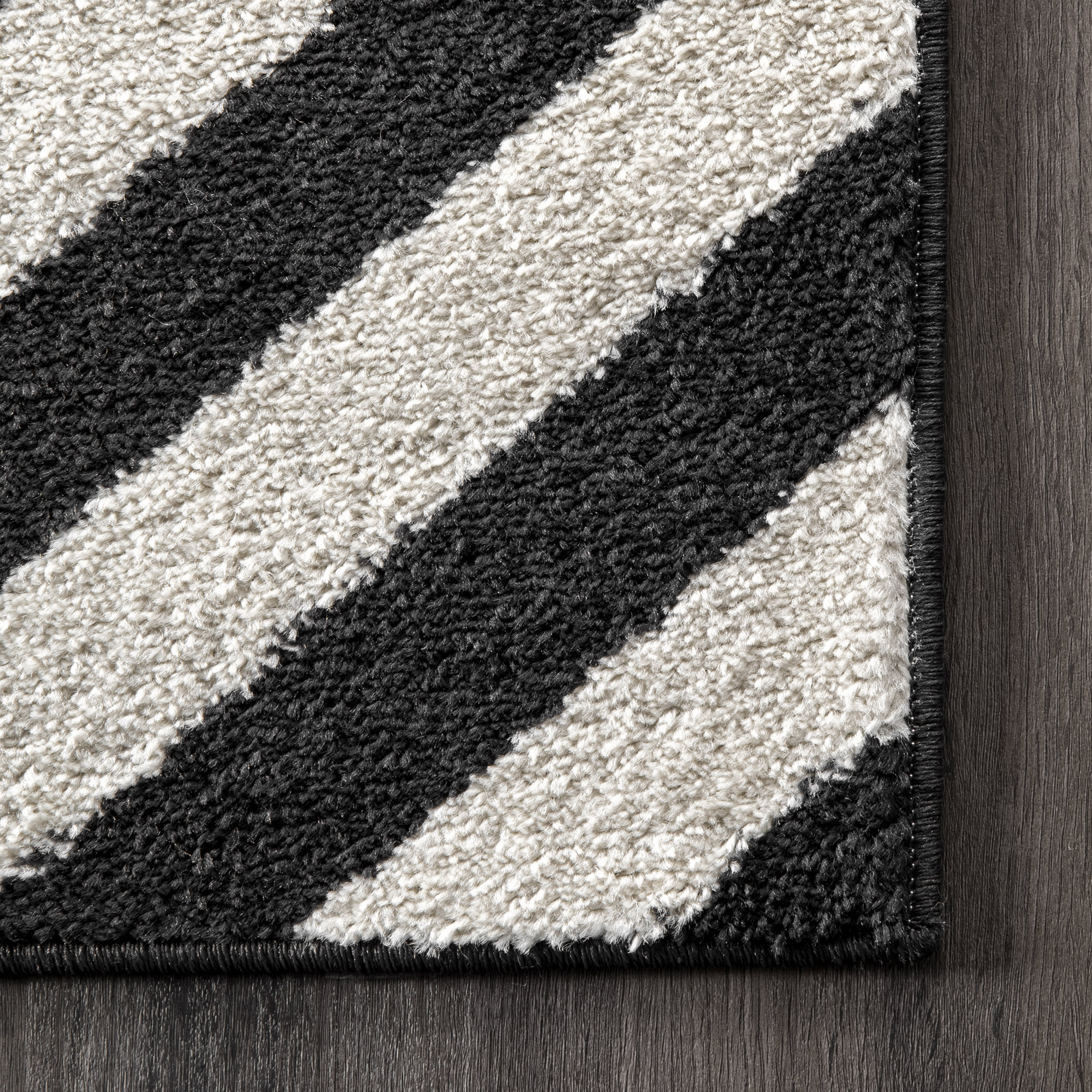 Chevron Stripes Rug | Black & White Geometric Pattern | Perfect for Living Room, Bedroom, or Office Decor