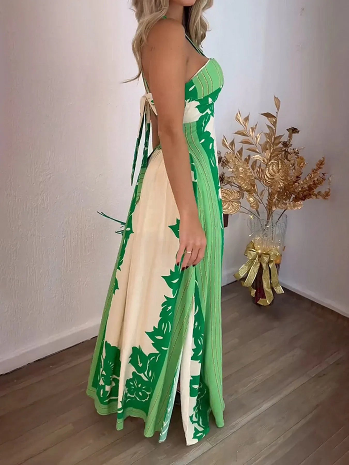 Stylish Green Leaf Tropical Vacation Halter Neck Resort Maxi Dress - Perfect for Beach Getaways, Summer Vacations & Resort Wear