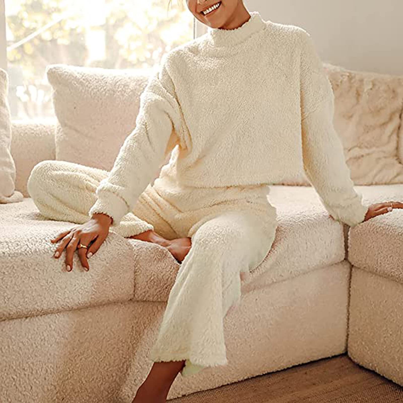 Maryia Women's Winter Fleece Pajama Set - 2 Piece Warm & Cozy Sleepwear, Comfy Loungewear for Cold Nights - Perfect for Relaxing at Home, Sleepovers & Holiday Gifts