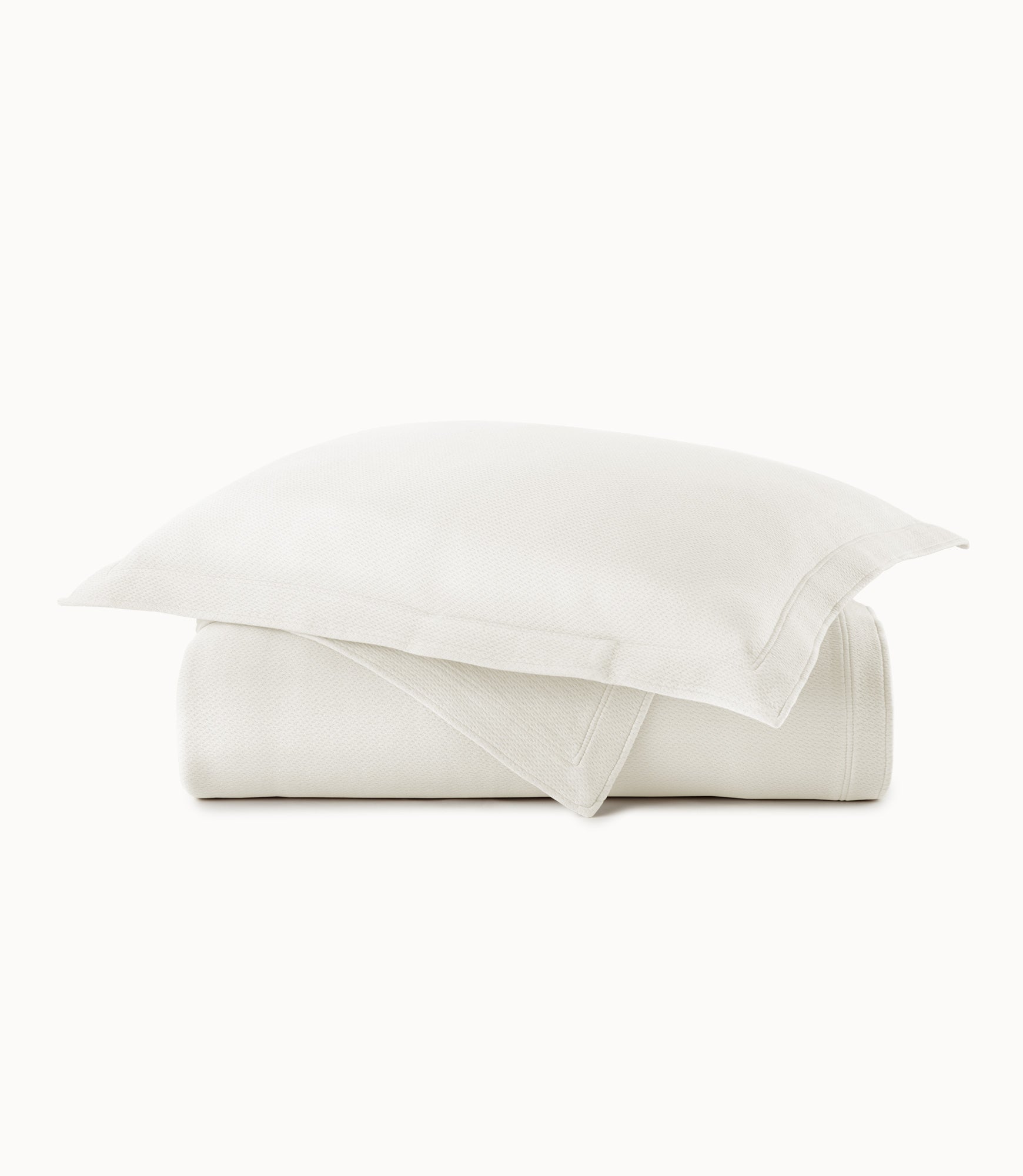 Luxury Angie Matelassé Coverlet - Soft Quilted Bedspread for Queen/King Size - Elegant Home Decor for Bedroom & Guest Room - Perfect for All Seasons