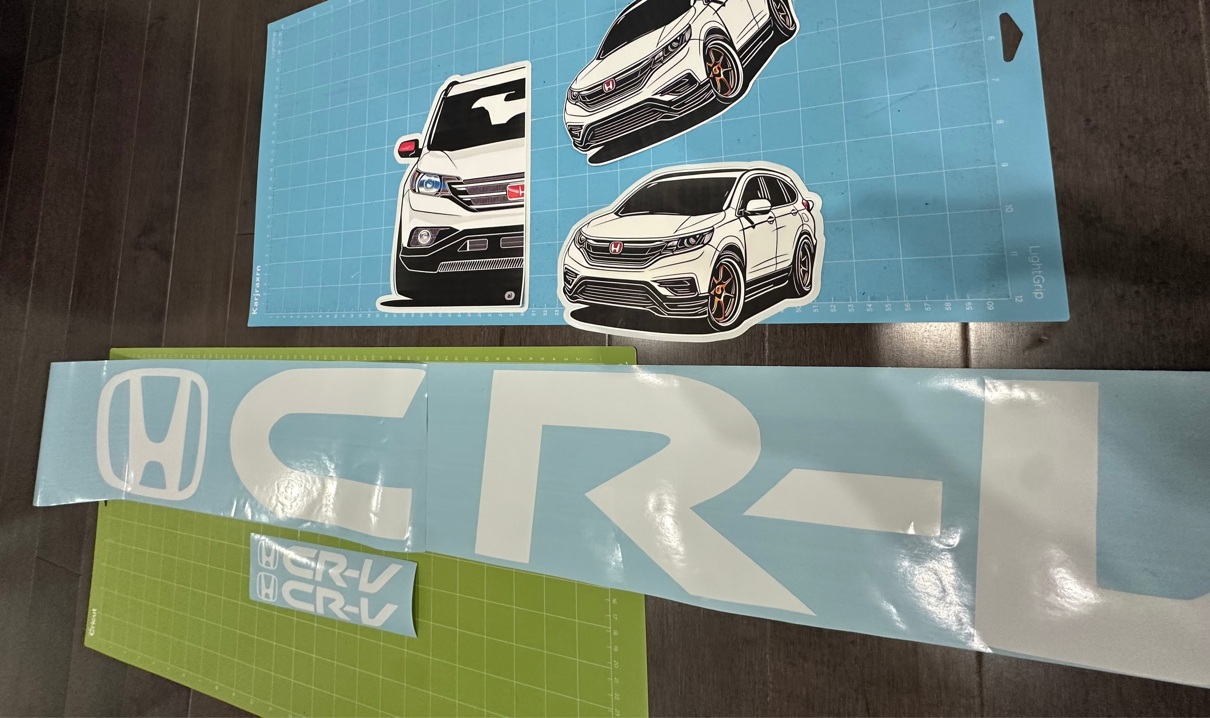 Custom EPP® Vinyl Sticker - Die Cut Windshield Banner Decal for Honda CR-V | Durable Car Decoration for Outdoor & Street Style
