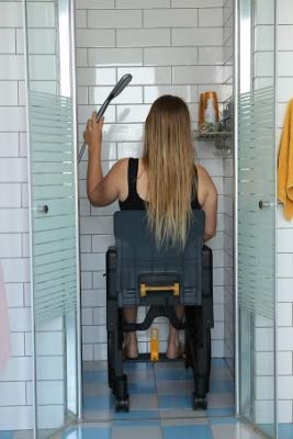 Foldable Shower Commode Chair with 20