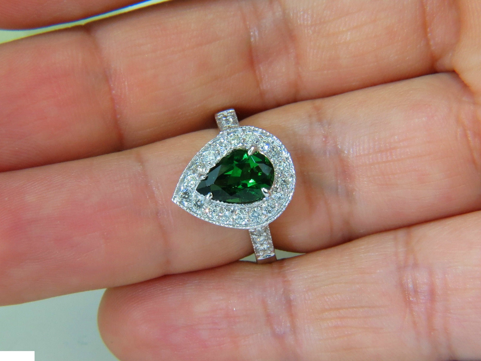 2.56CT Natural Bright Fine Gem Green Tsavorite Diamond Ring in 14KT Gold - Elegant Jewelry for Weddings, Anniversaries & Special Occasions