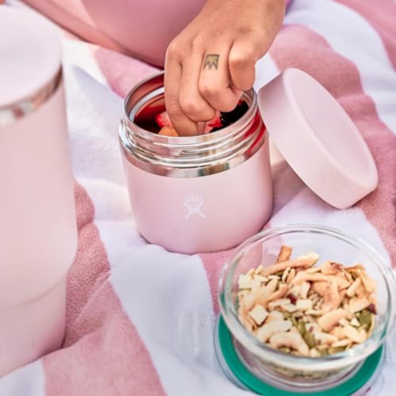 Hydro Flask Insulated Food Jar - 18oz Stainless Steel Vacuum Insulated Lunch Container for Hot & Cold Meals - Perfect for Work, School, Hiking & Travel