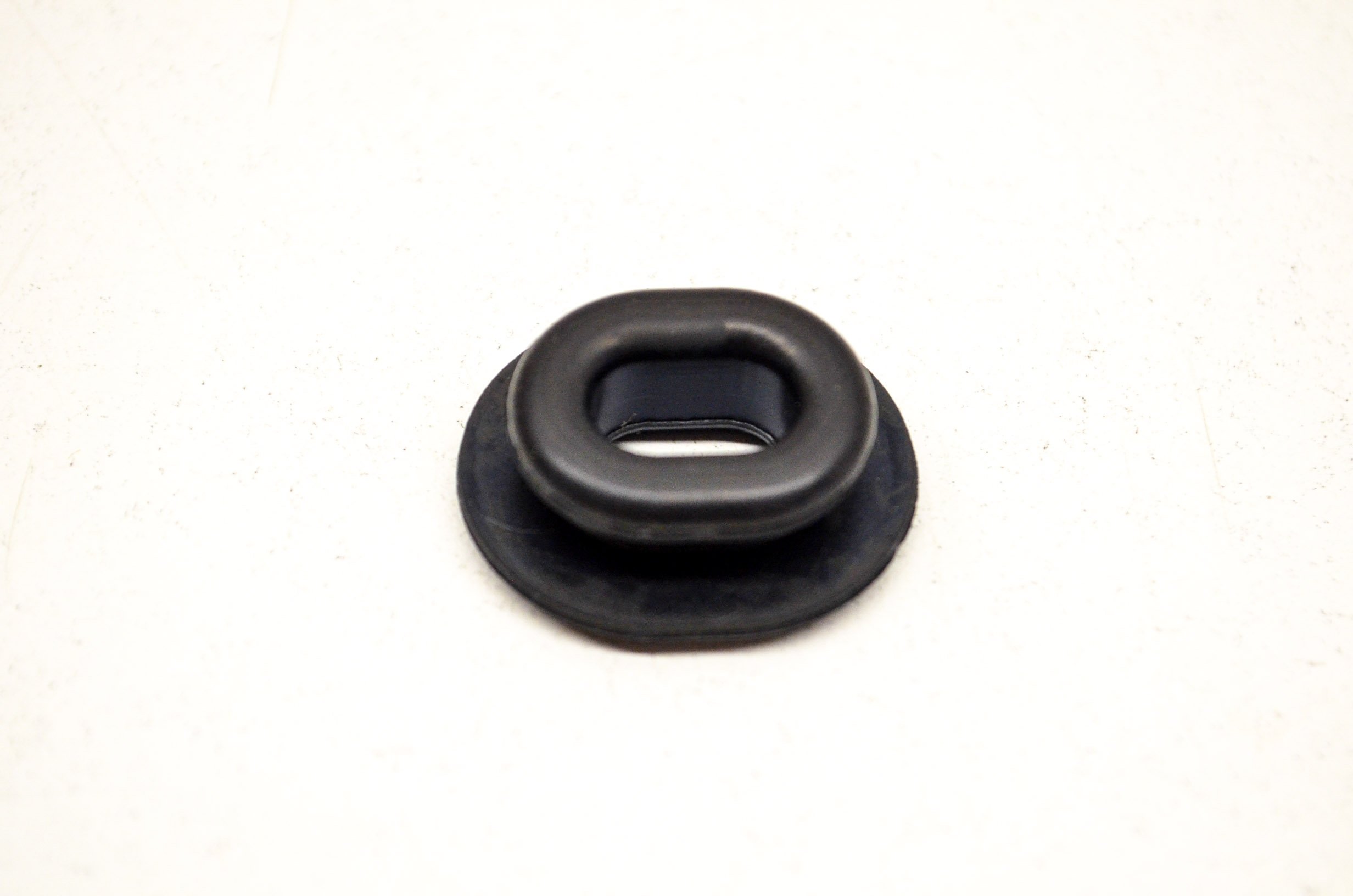 Honda 83551-MA6-000 Side Cover Grommet - Replacement Rubber Seal for Motorcycle Side Panels | Perfect for Honda Bike Maintenance & Repair