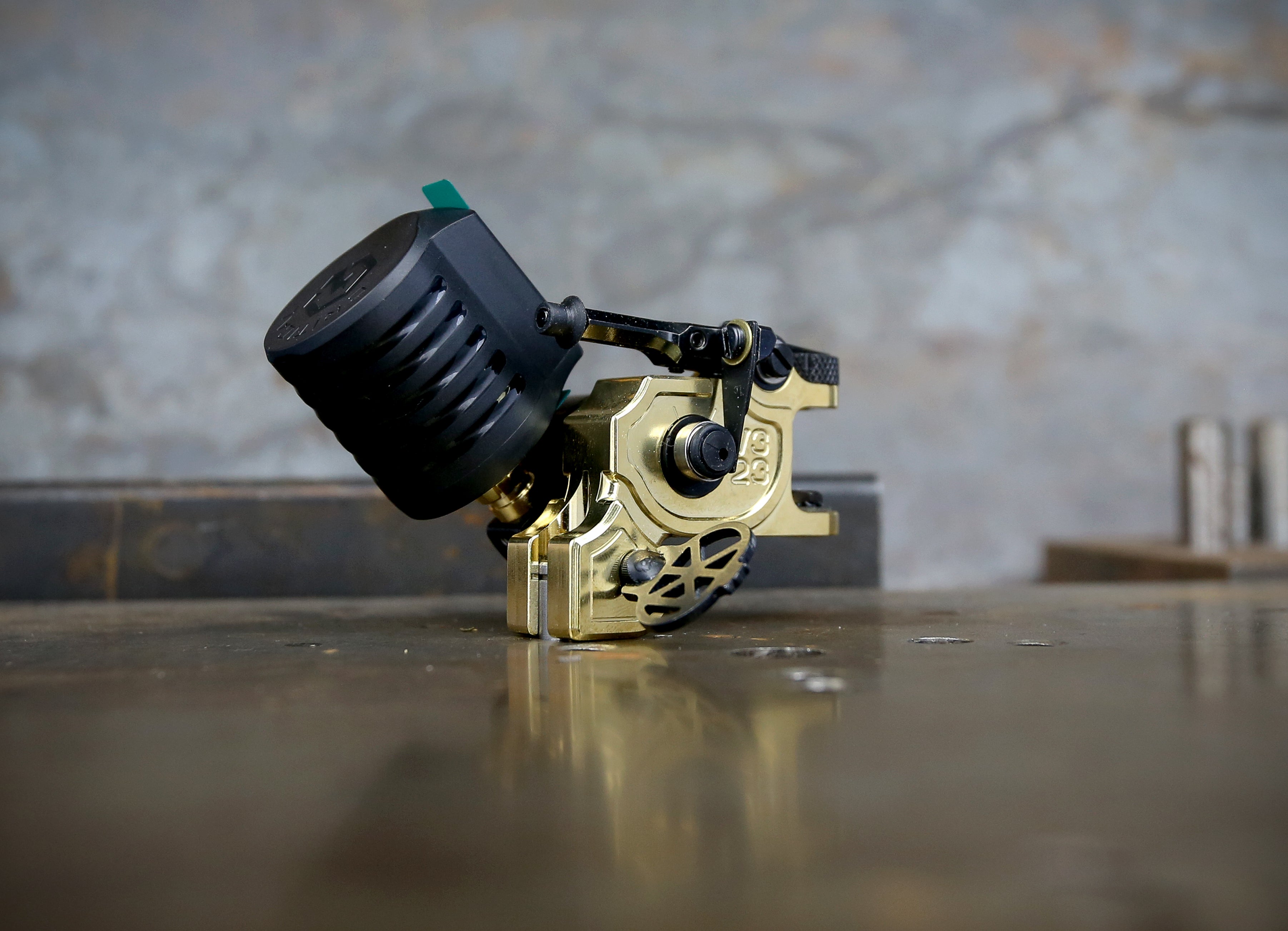 Dan Kubin V3/23 Sidewinder Polished Brass RCA Connector - Premium Audio Cable for Home Theater & Hi-Fi Systems