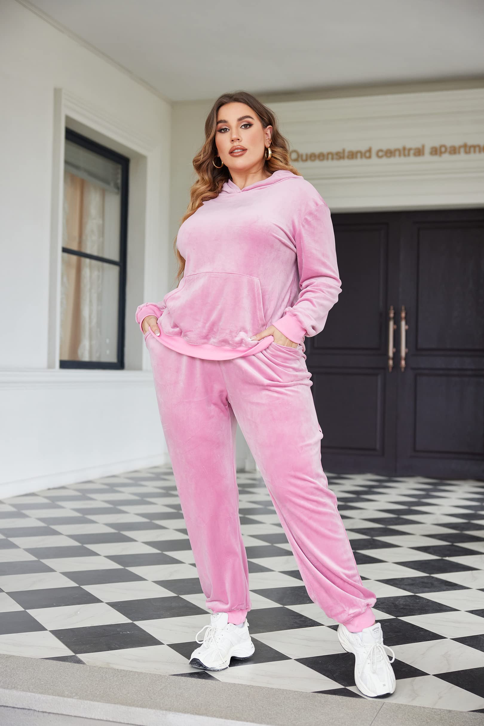 IN'VOLAND Plus Size Women's 2-Piece Velour Tracksuit Set - Soft Pullover Hoodie & Comfortable Sweatpants with Pockets | Lounge Wear, Casual Outfits, Gym Clothes & Home Relaxation