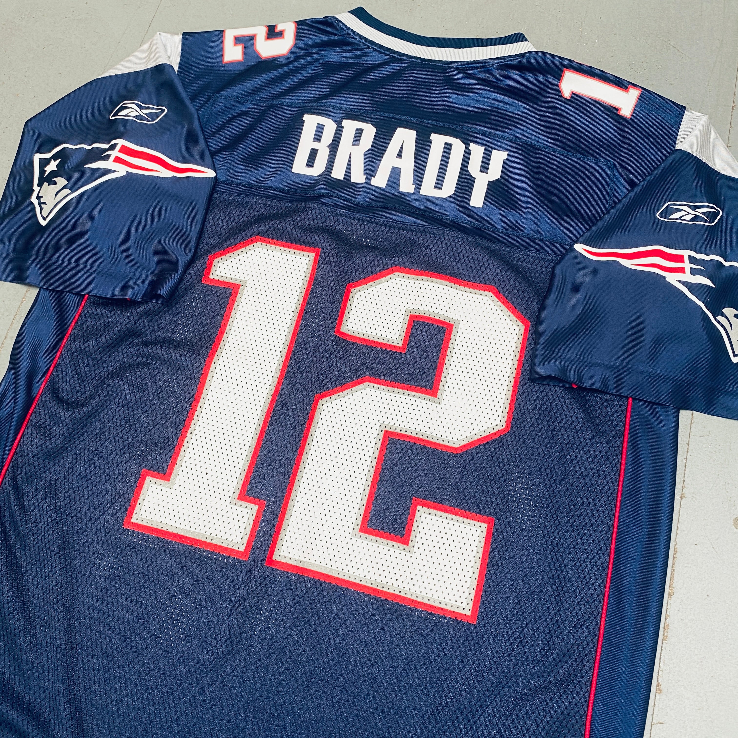 Authentic New England Patriots Tom Brady 2007-2008 Replica Jersey (Size Large) - Perfect for NFL Games, Tailgating & Patriots Fan Collections