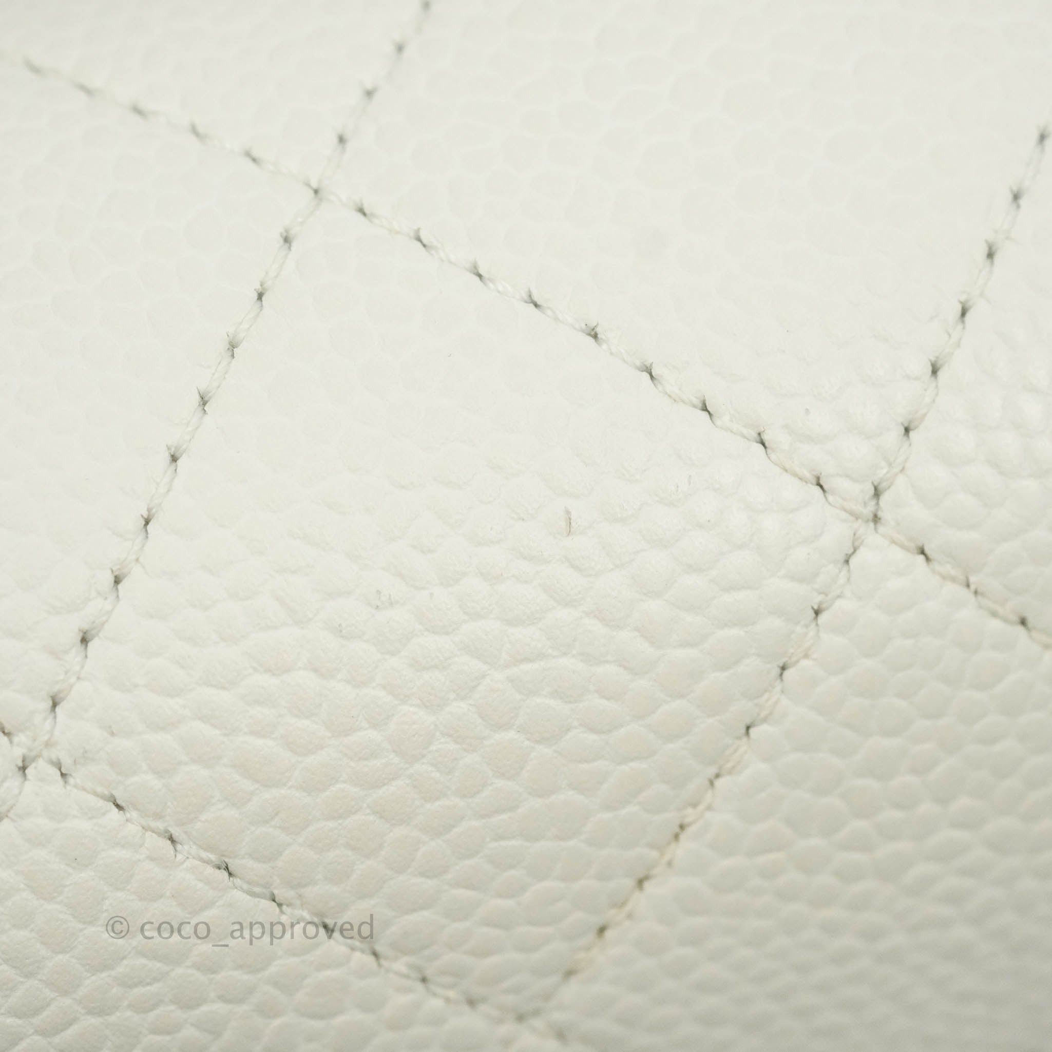 Chanel Chic Affinity Small Grained Calfskin Crossbody Bag in Ivory with Gold Hardware - Perfect for Everyday Luxury & Special Occasions