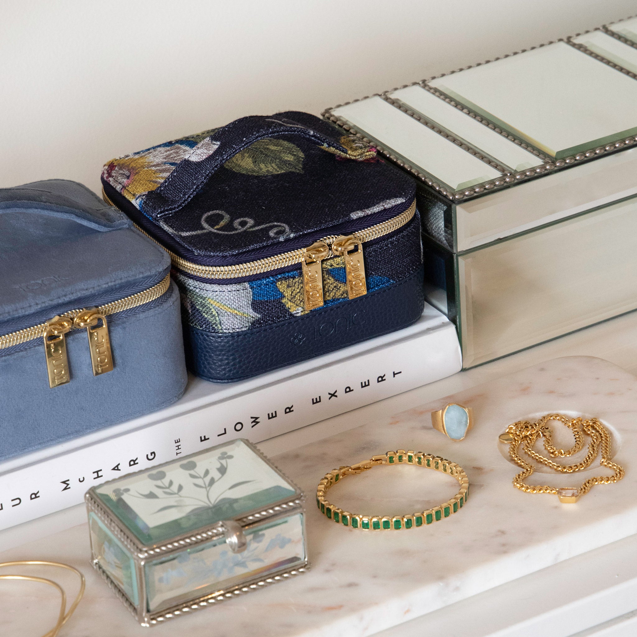 Elegant Jewelry Cube with Duet Birdsong Indigo Design - Perfect for Gift Giving, Home Decor & Jewelry Storage