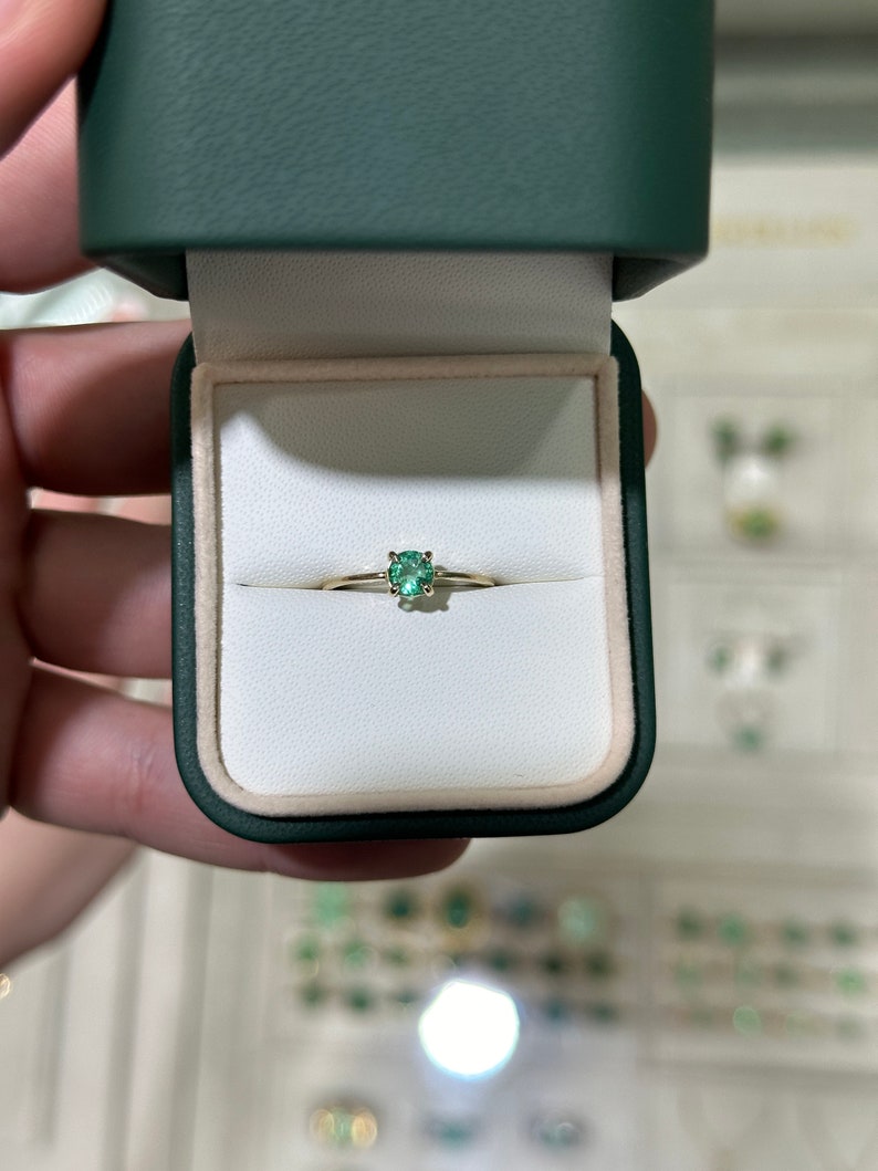 0.40ct 14K Gold Natural Medium Green Round Cut Emerald Solitaire Ring - 4.7mm Four Prong Setting for Women, Perfect for Engagement, Anniversary & Special Occasions