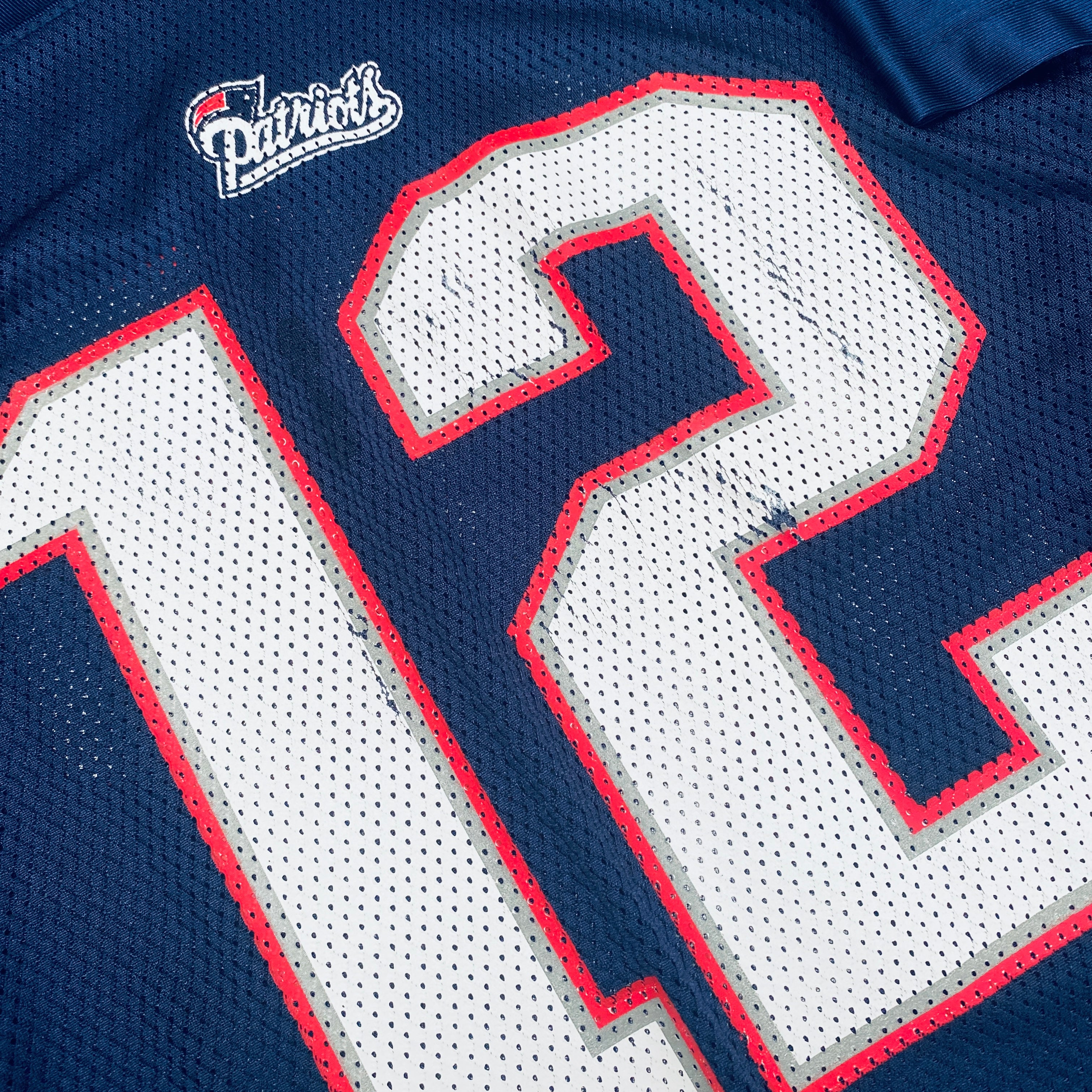 Authentic New England Patriots Tom Brady 2007-2008 Replica Jersey (Size Large) - Perfect for NFL Games, Tailgating & Patriots Fan Collections