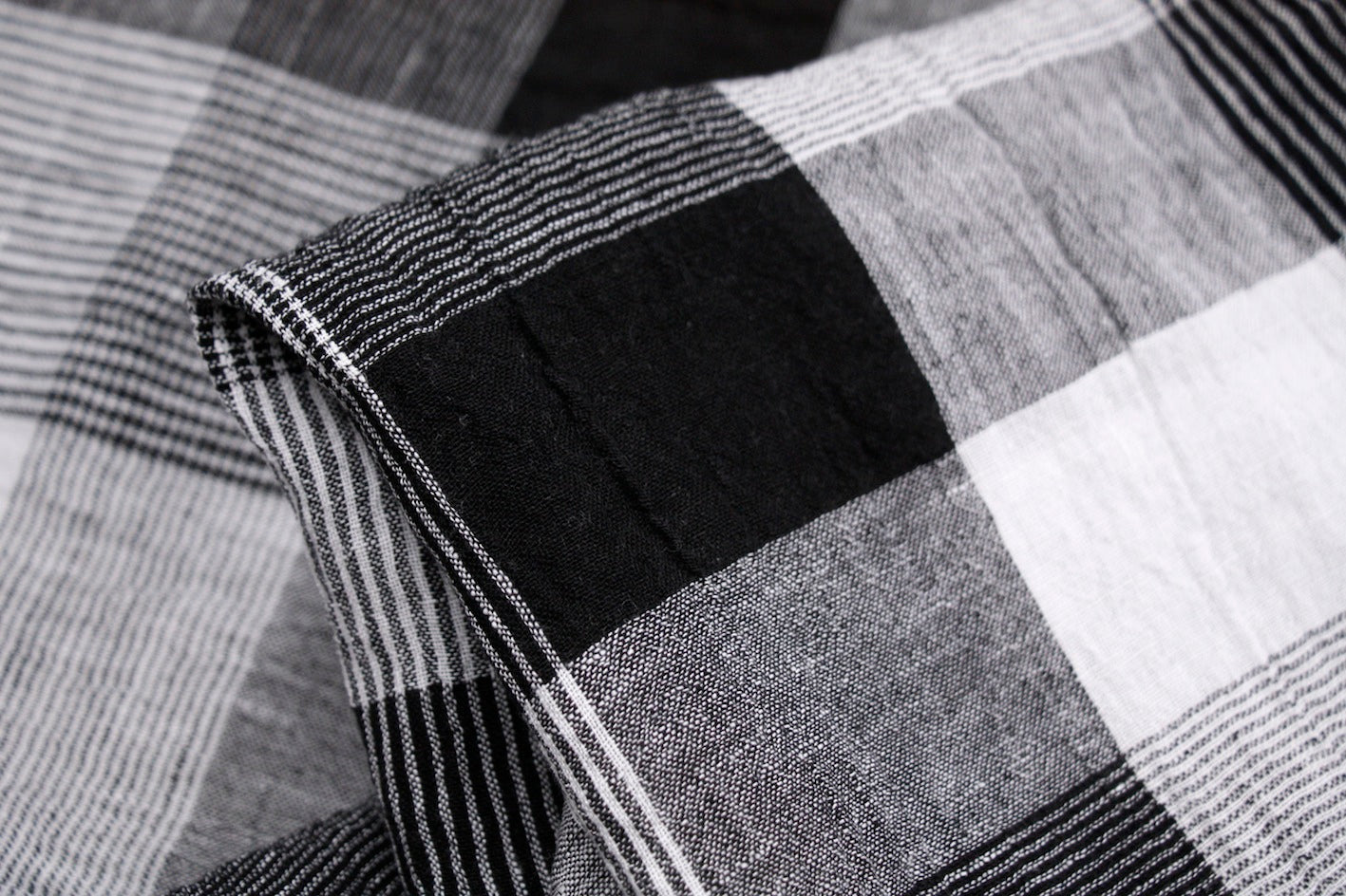 Black White & Grey Crinkle Linen Fabric - Premium Wrinkled Linen Material for Home Decor, DIY Crafts & Fashion Projects | Perfect for Curtains, Table Runners & Clothing