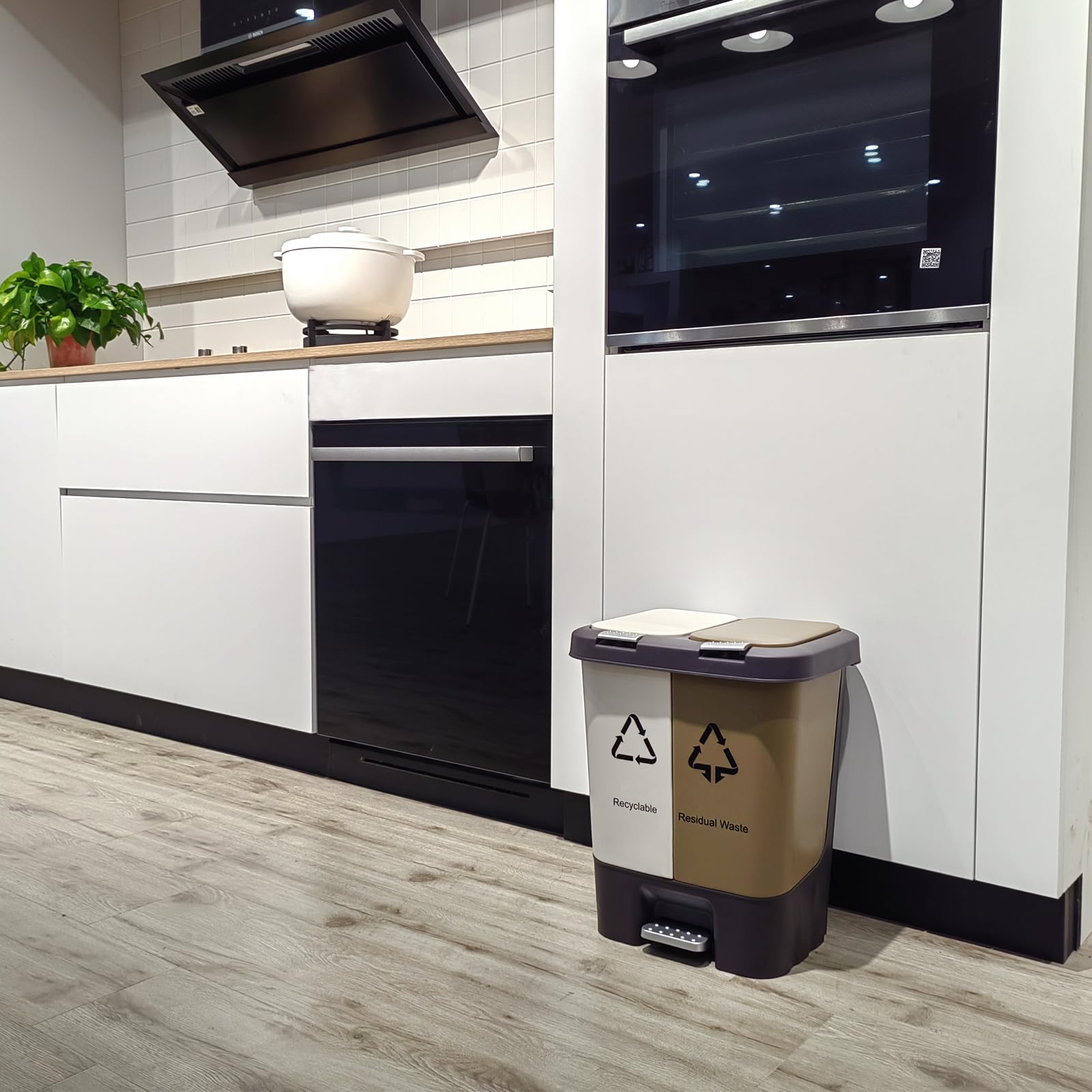 Winsterch 20L Dual Compartment Trash and Recycling Bin with Lid - 2 Section Plastic Waste Basket, Foot Pedal Operated Garbage Can for Kitchen, Bathroom, Bedroom & Home Office - Perfect for Waste Sorting and Space Saving Organization