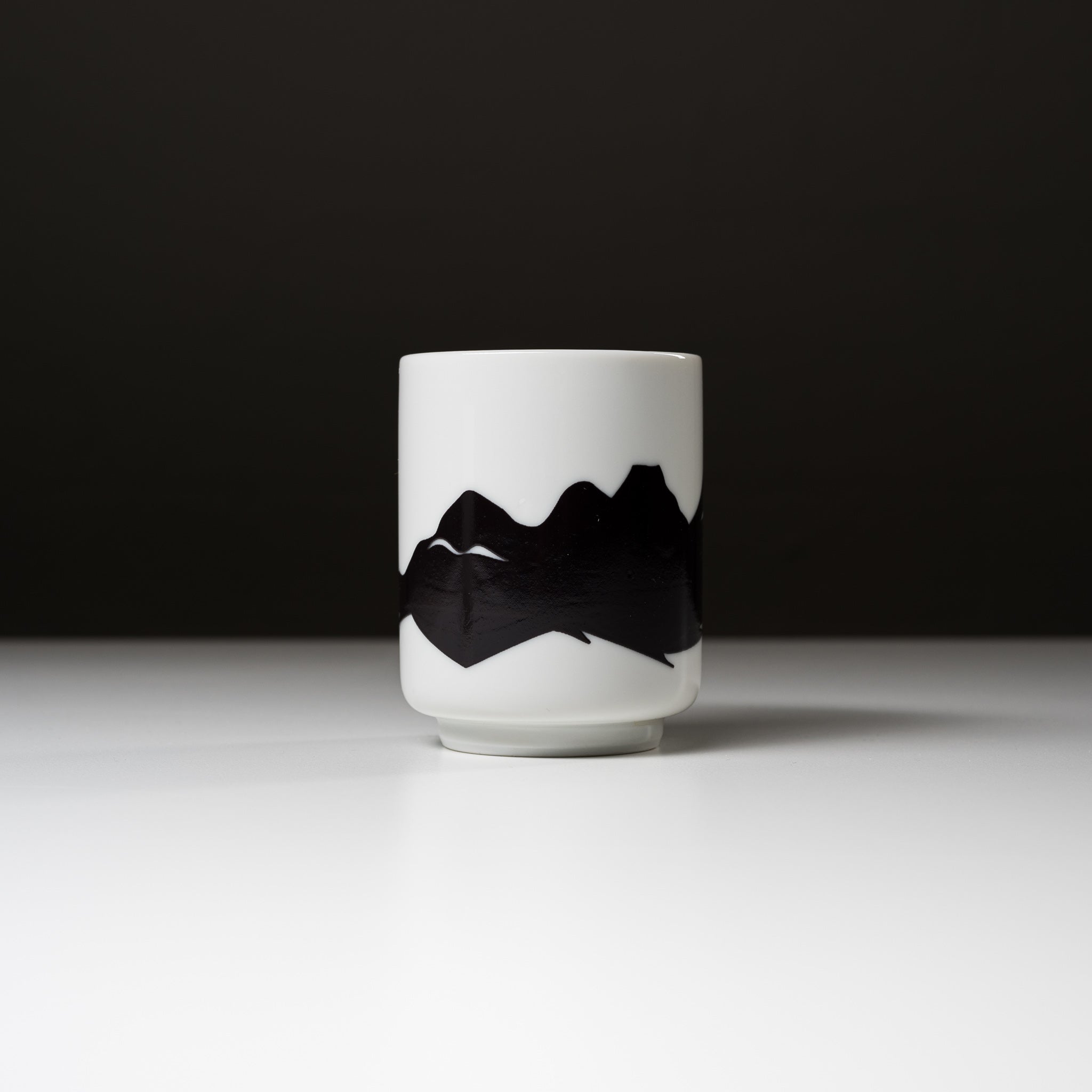 Premium Mino Ware Mt. Fuji Thermal Cup - Japanese Ceramic Travel Mug with Heat-Sensitive Color Changing Design - Perfect for Coffee, Tea & Hot Drinks at Home, Office or Outdoor Adventures
