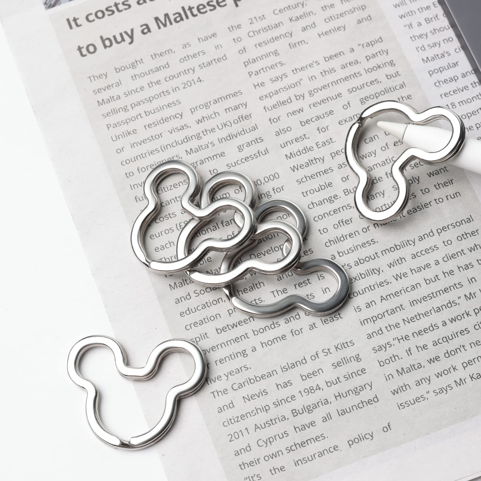 12pcs Silver Mouse Keychains - Creative Metal Key Rings for Home, Car & Office Organization