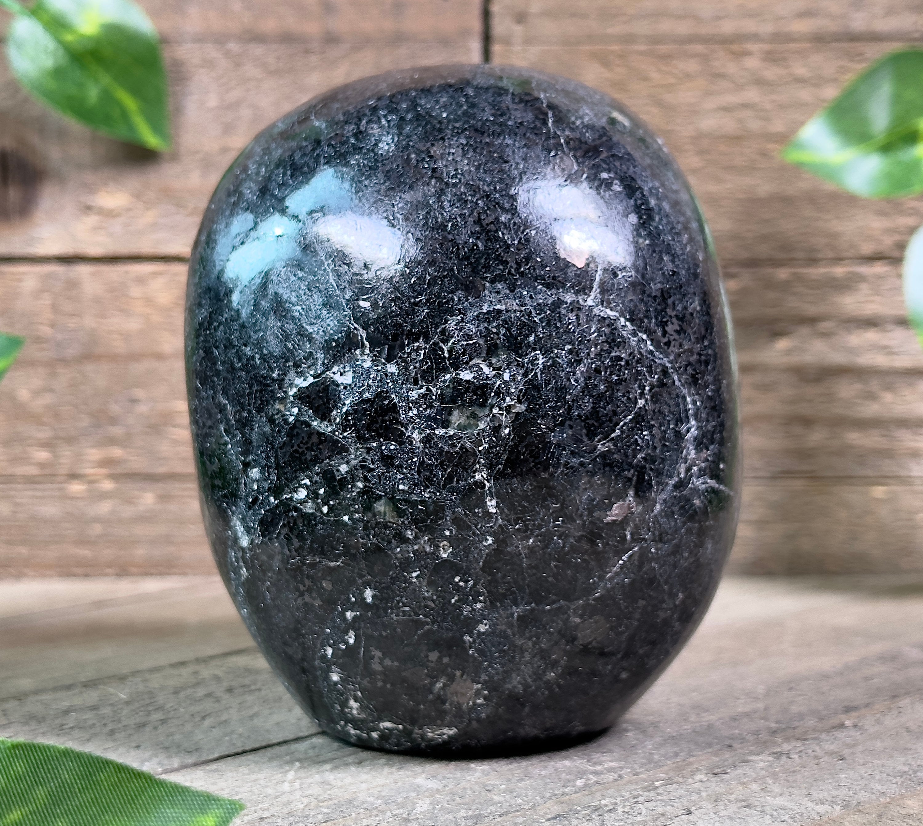 COPPERNITE Indian NUUMMITE Crystal Skull - Large Gothic Home Decor, Memento Mori, Halloween Decoration (53127) - Perfect for Meditation Spaces, Altar Displays & Dark Aesthetic Interiors