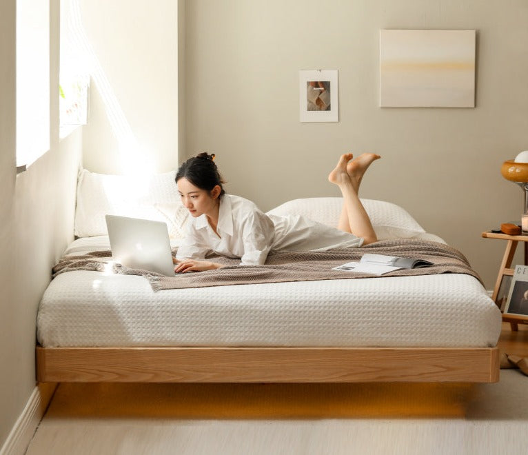 Solid Oak Wood Floating Platform Bed - No Headboard Modern Minimalist Bed Frame with LED Lights for Bedroom, Guest Room, or Studio Apartment