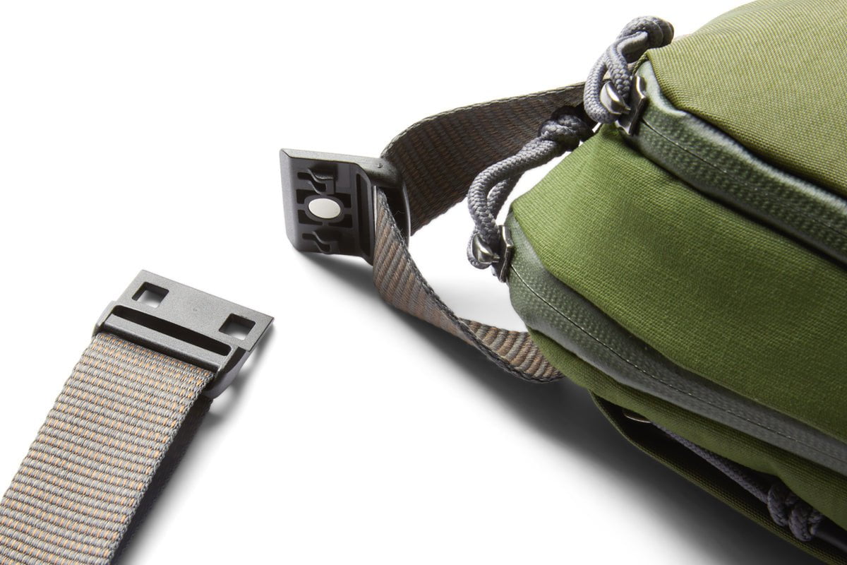 Bellroy Venture Ready Sling 2.5L Crossbody Bag - Lightweight & Water-Resistant Travel Pack for Men & Women - Perfect for Hiking, Commuting & Everyday Carry