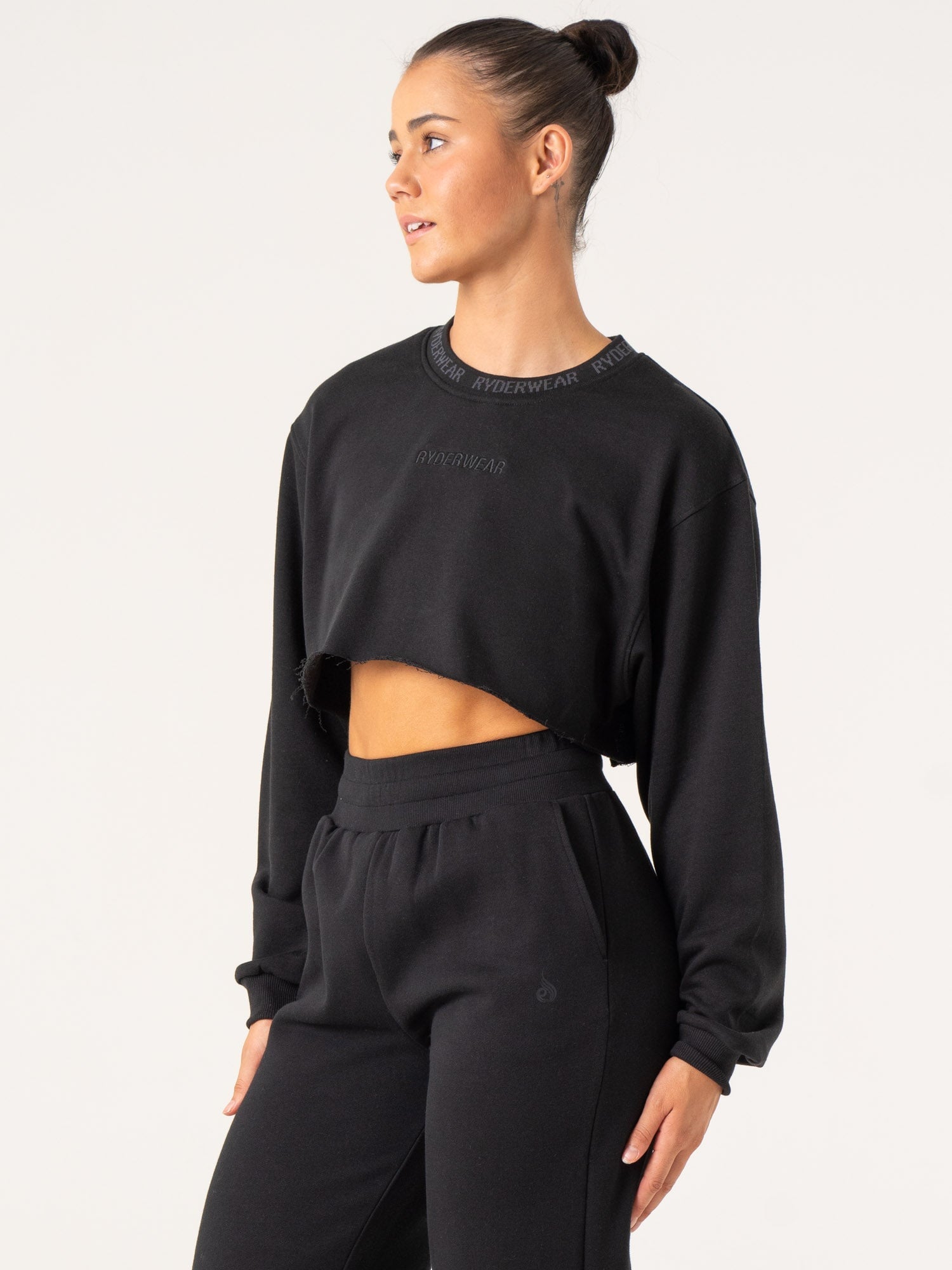 Stylish Black Cropped Sweater for Women | Trendy Short Pullover | Perfect for Casual Outfits & Layering