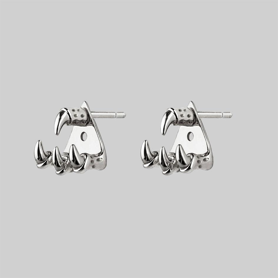 NASRA Silver Claw Earring for Lobe & Helix Piercing - Gothic Punk Jewelry for Women, Perfect for Parties & Night Out
