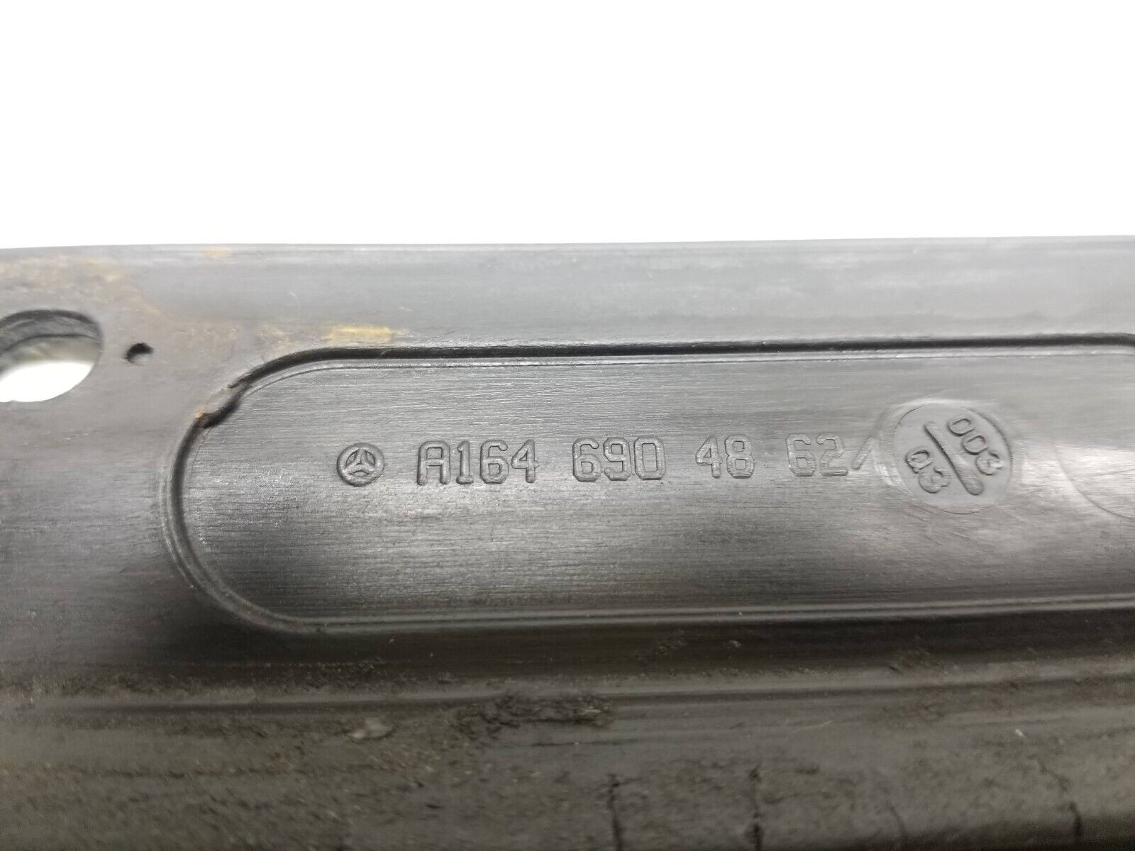 06-11 Mercedes ML500 Right Passenger Door Lower Seal Molding OEM Replacement - Perfect for Weatherproofing & Noise Reduction