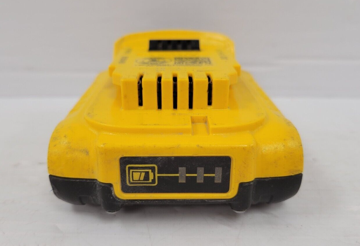 DEWALT DCB203 20V MAX Lithium-Ion Battery 2.0Ah Replacement for Power Tools - Compatible with Drills, Saws & Outdoor Equipment - Perfect for DIY Projects & Professional Construction Work