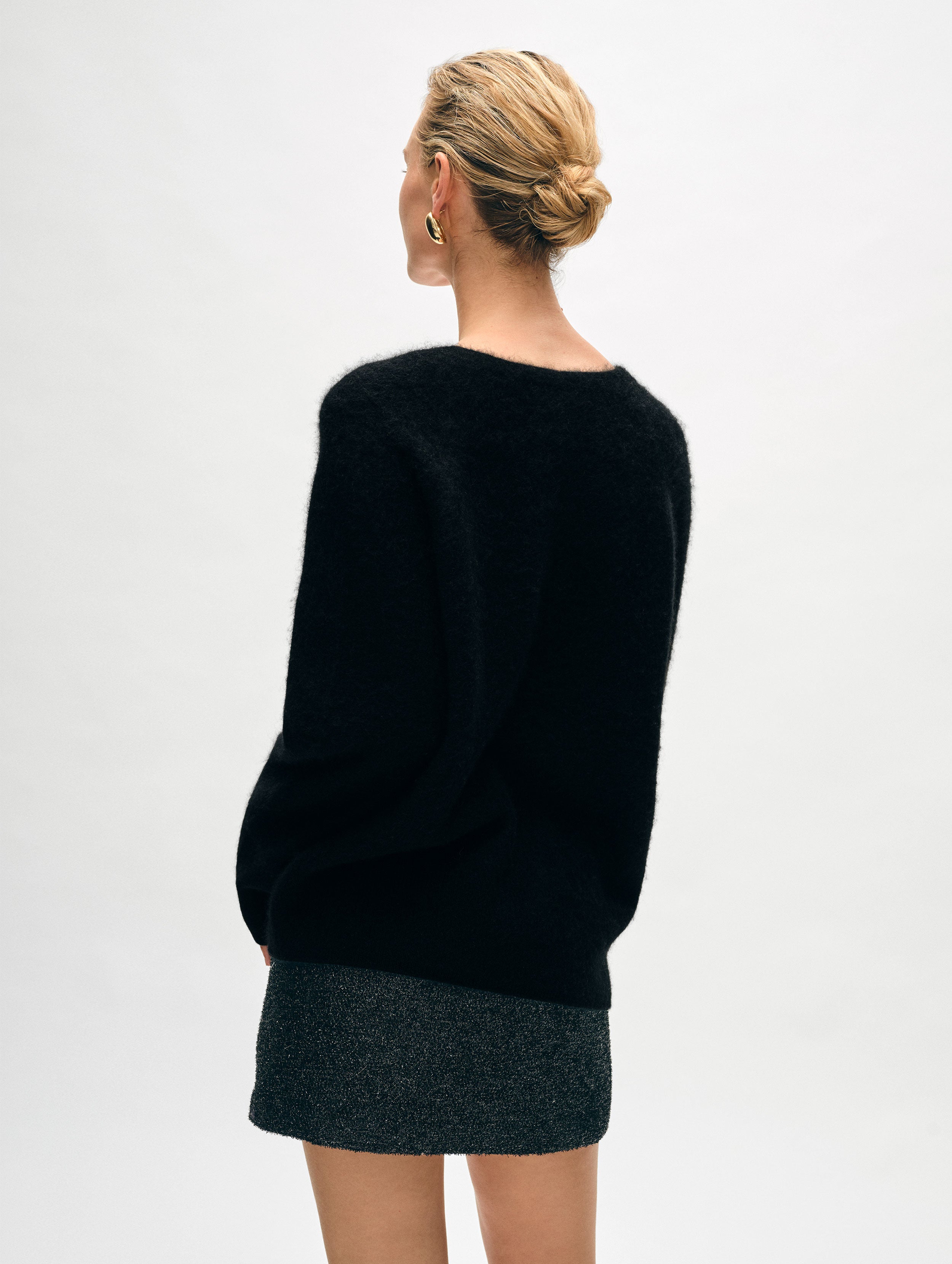 Soft Brushed Cashmere V-Neck Sweater for Women - Cozy & Comfortable Winter Pullover - Perfect for Casual Wear, Office & Date Nights