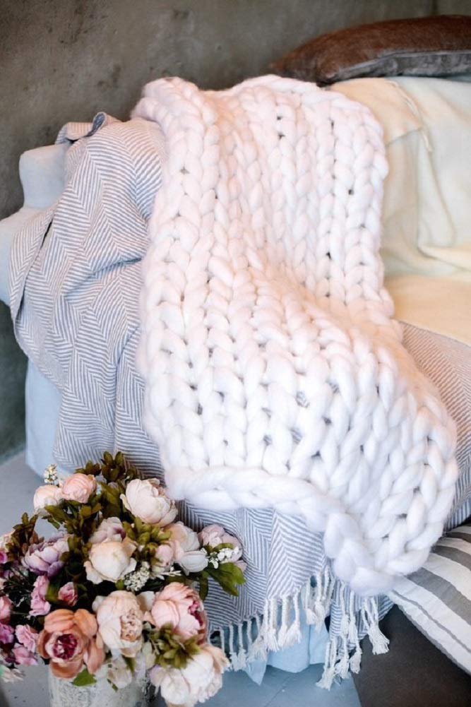 Clootess Chunky Knit Blanket - Handmade Merino Wool Throw for Cozy Bedroom & Boho Home Decor - Oversized 60x60 White Yarn Blanket - Perfect for Sofa, Bed, and Winter Snuggling