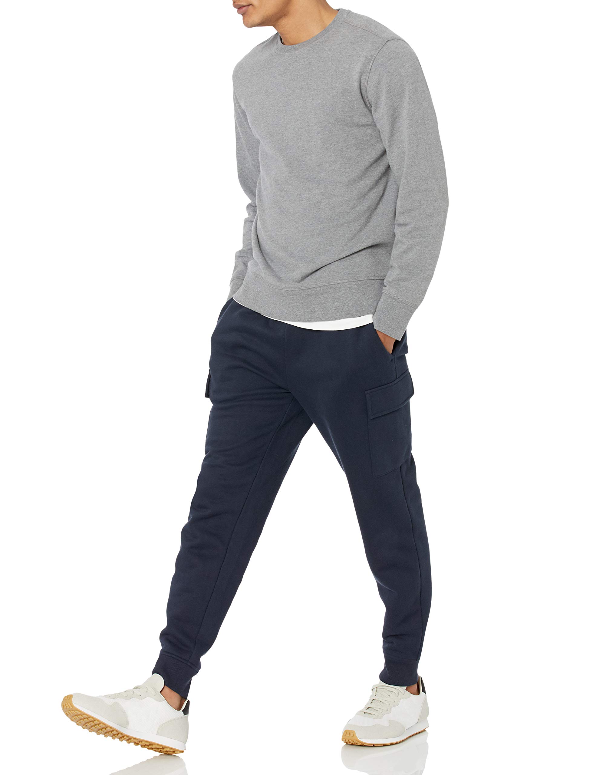 Amazon Essentials Men's Fleece Cargo Jogger Sweatpants - Comfortable Casual Workout Pants for Gym, Lounge & Outdoor Activities