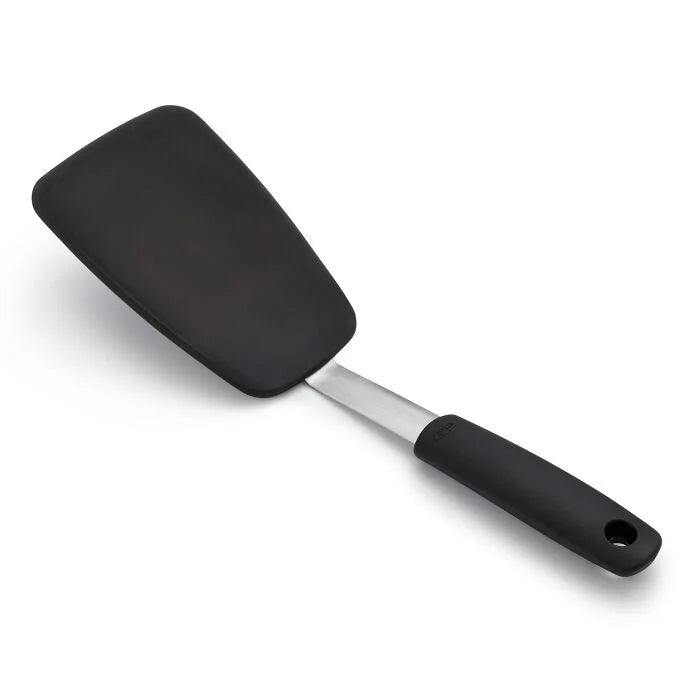 OXO Small Flexible Turner - Heat-Resistant Silicone Spatula for Non-Stick Pans, Perfect for Flipping Pancakes, Eggs & Burgers - Ideal for Kitchen, Camping & Outdoor Cooking