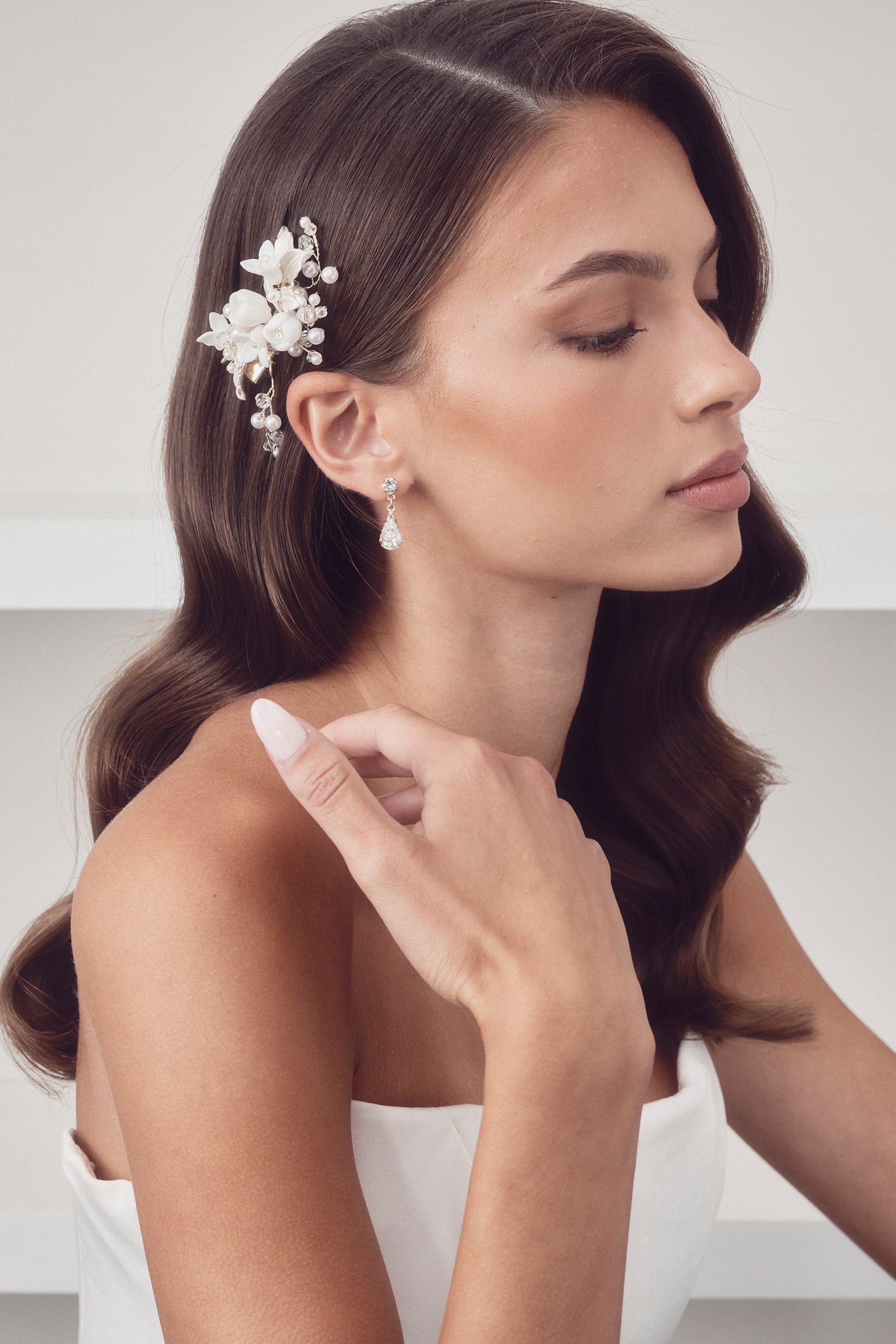 Angelica Petite Ceramic Flower Pearl Bridal Hair Clip - Elegant Wedding Accessory for Brides, Bridesmaids & Prom (Perfect for Weddings, Formal Events & Special Occasions)