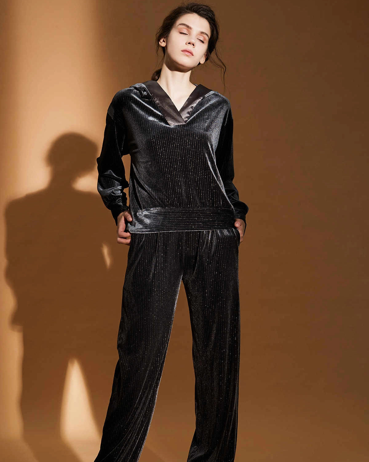Silk Velvet Hooded Pajama Set for Women - Soft Luxurious Sleepwear with Pockets - Cozy Loungewear for Winter Nights & Relaxing at Home