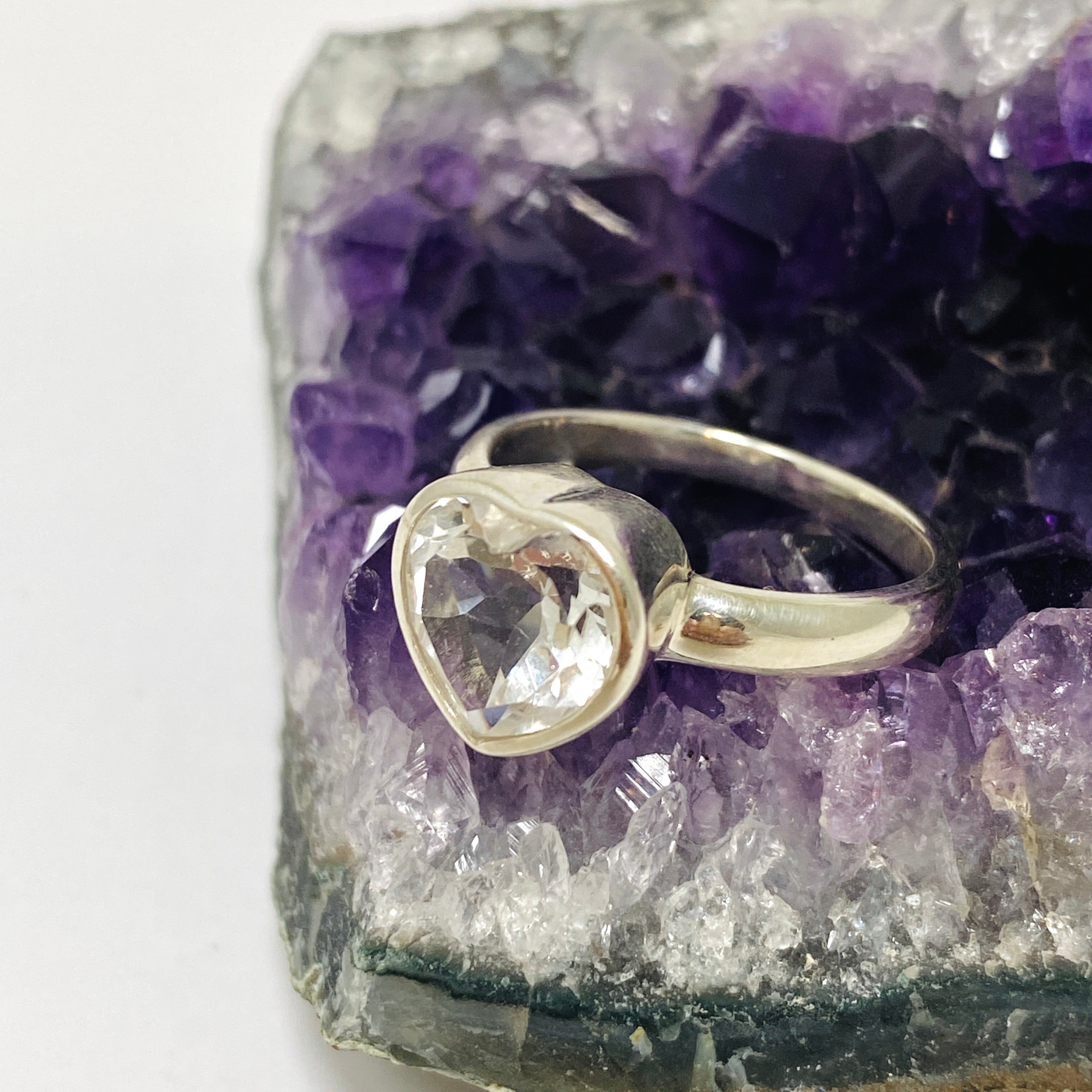 Faceted Clear Quartz Heart Ring PRGJ554 - Elegant Crystal Jewelry for Women, Perfect for Valentine's Day Gifts & Spiritual Healing