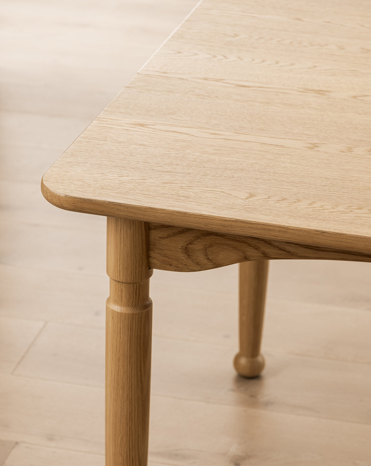 Stylish Phipps Modern Dining Table Set - 6 Seater Wooden Kitchen Table for Home & Restaurant Use - Perfect for Family Dinners, Entertaining Guests & Commercial Dining Spaces