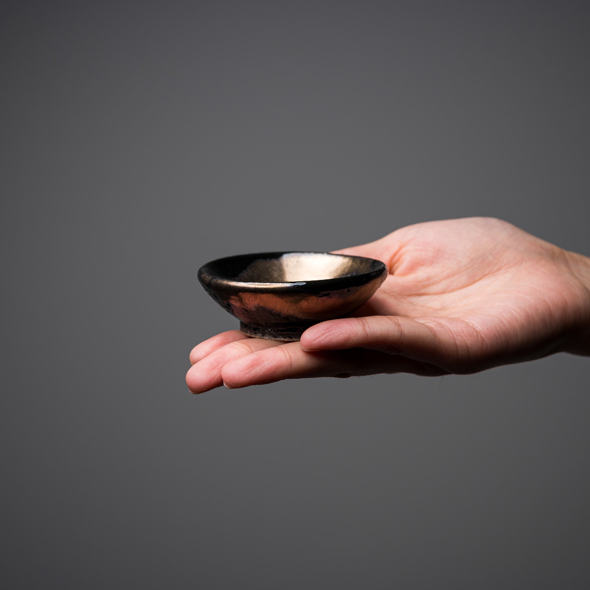 NINSHU Small Zen Soy Sauce Dish - Japanese Ceramic Appetizer Plate for Sushi, Soy Sauce & Condiments - Perfect for Asian Dining, Home Decor & Gift Giving