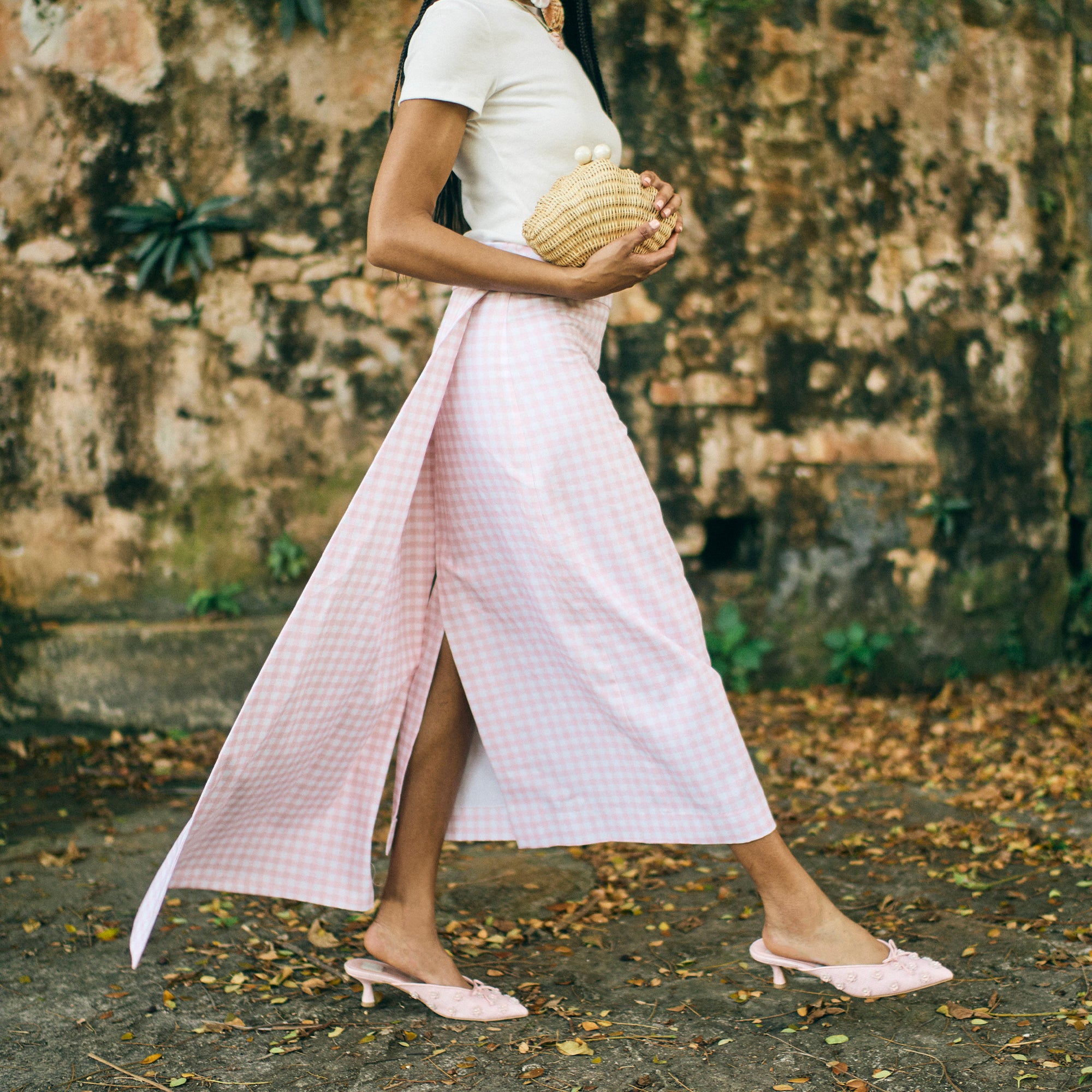Camilo x Byrdie Golf Heels - Pink Raffia Women's Golf Shoes for Comfort & Style | Perfect for Golf Outings, Weddings & Summer Events