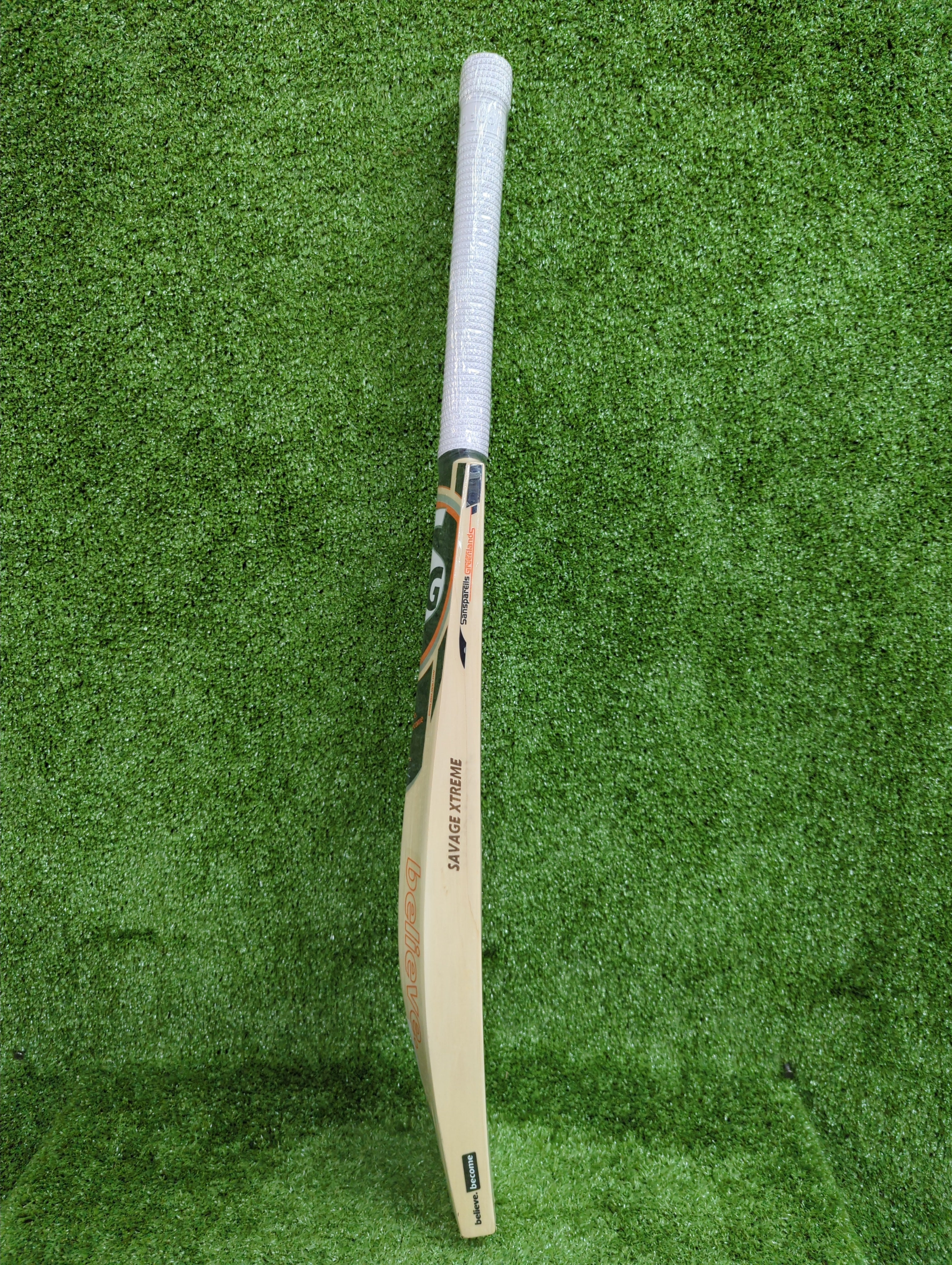 SG Savage Xtreme English Willow Cricket Bat - Hardik Pandya Series | Premium Cricket Equipment for Professional Players | Perfect for Matches, Training & Outdoor Sports
