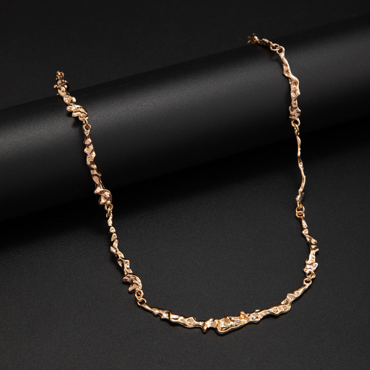 Trendy Irregular Molten Unisex Chain Necklace HN2700 - Perfect for Casual Outfits, Layering & Gift Giving