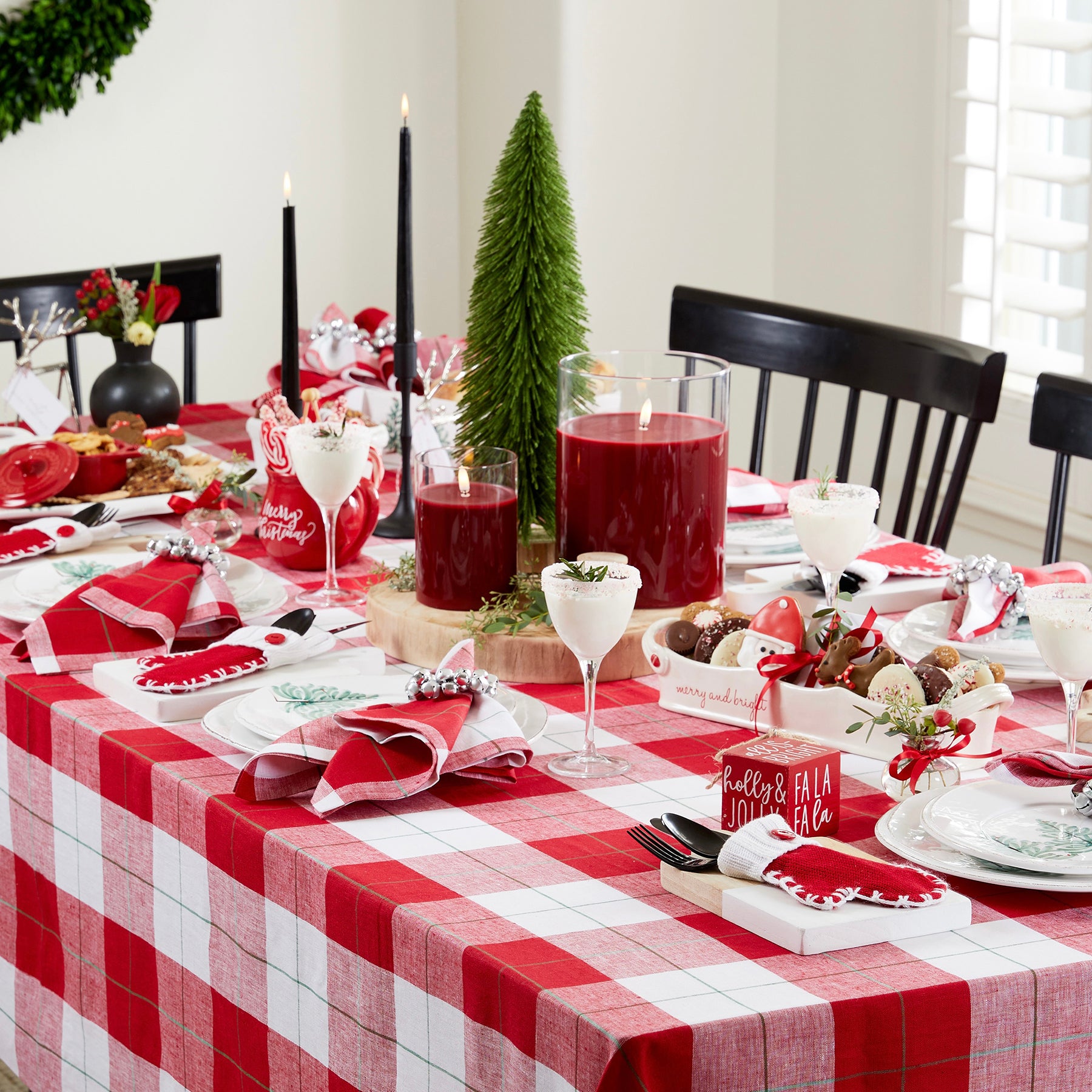 Festive Plaid Table Throw - Holiday Christmas Tablecloth for Dining Decor, Parties & Cozy Home Gatherings
