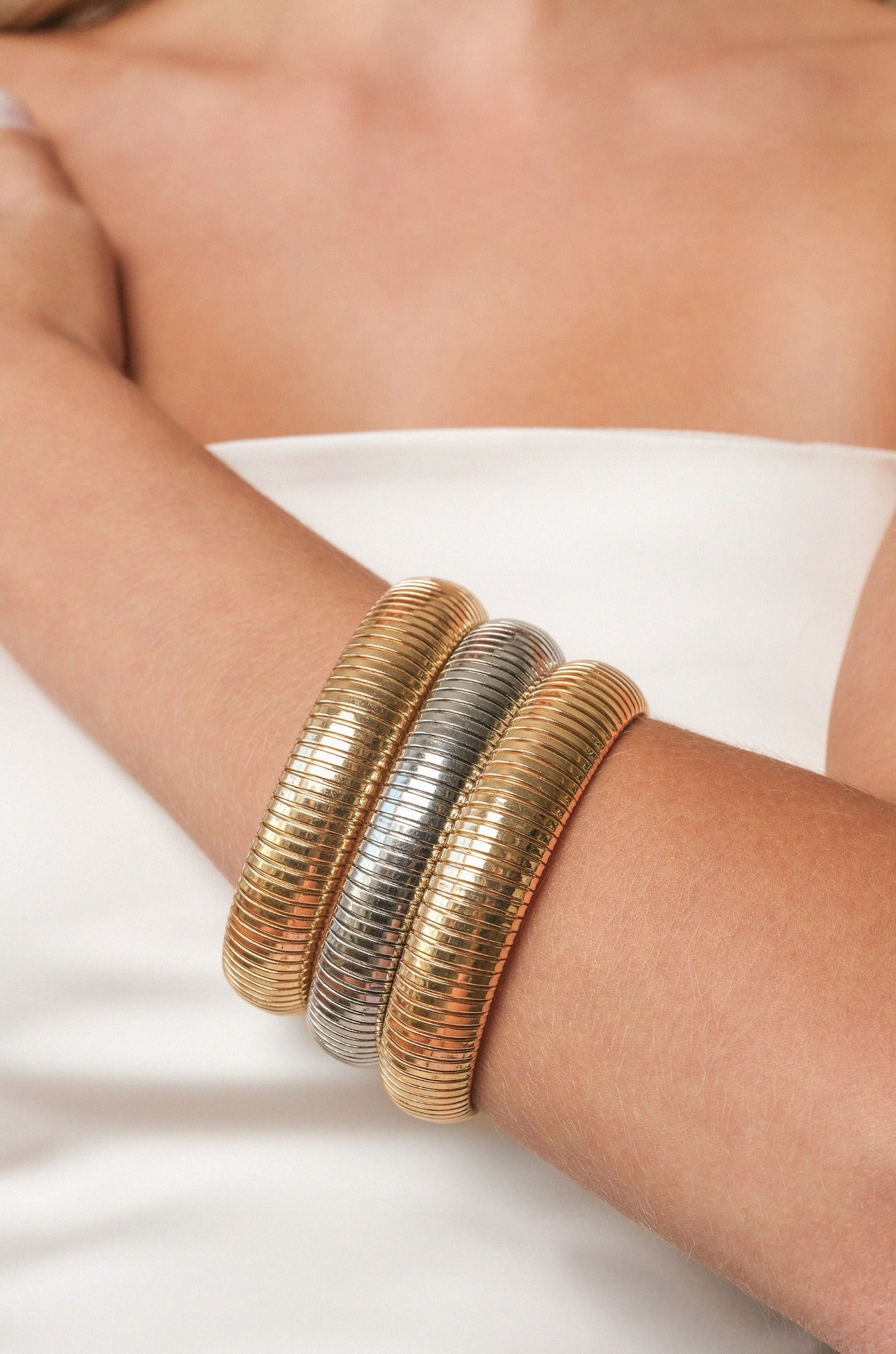 Flexible Snake Chain Stretch Bracelet Set for Women - Adjustable Stackable Boho Jewelry for Everyday Wear & Gift Giving