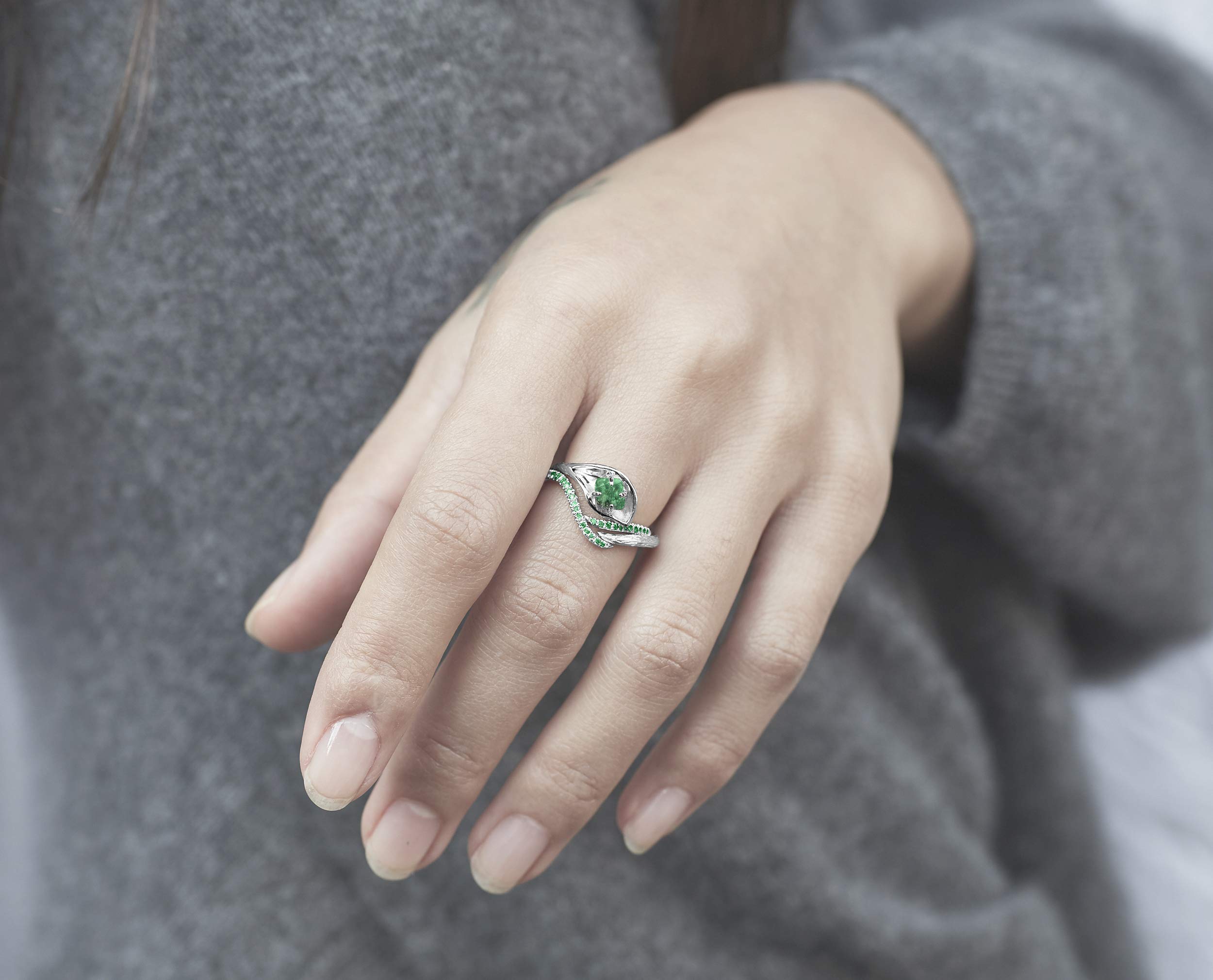 Majade 14K White Gold Raw Emerald Wedding Ring Set - Handmade Nature-Inspired Twig & Flower Design Bridal Ring Set for Engagement & Wedding - Perfect for Boho, Vintage, and Nature-Themed Ceremonies