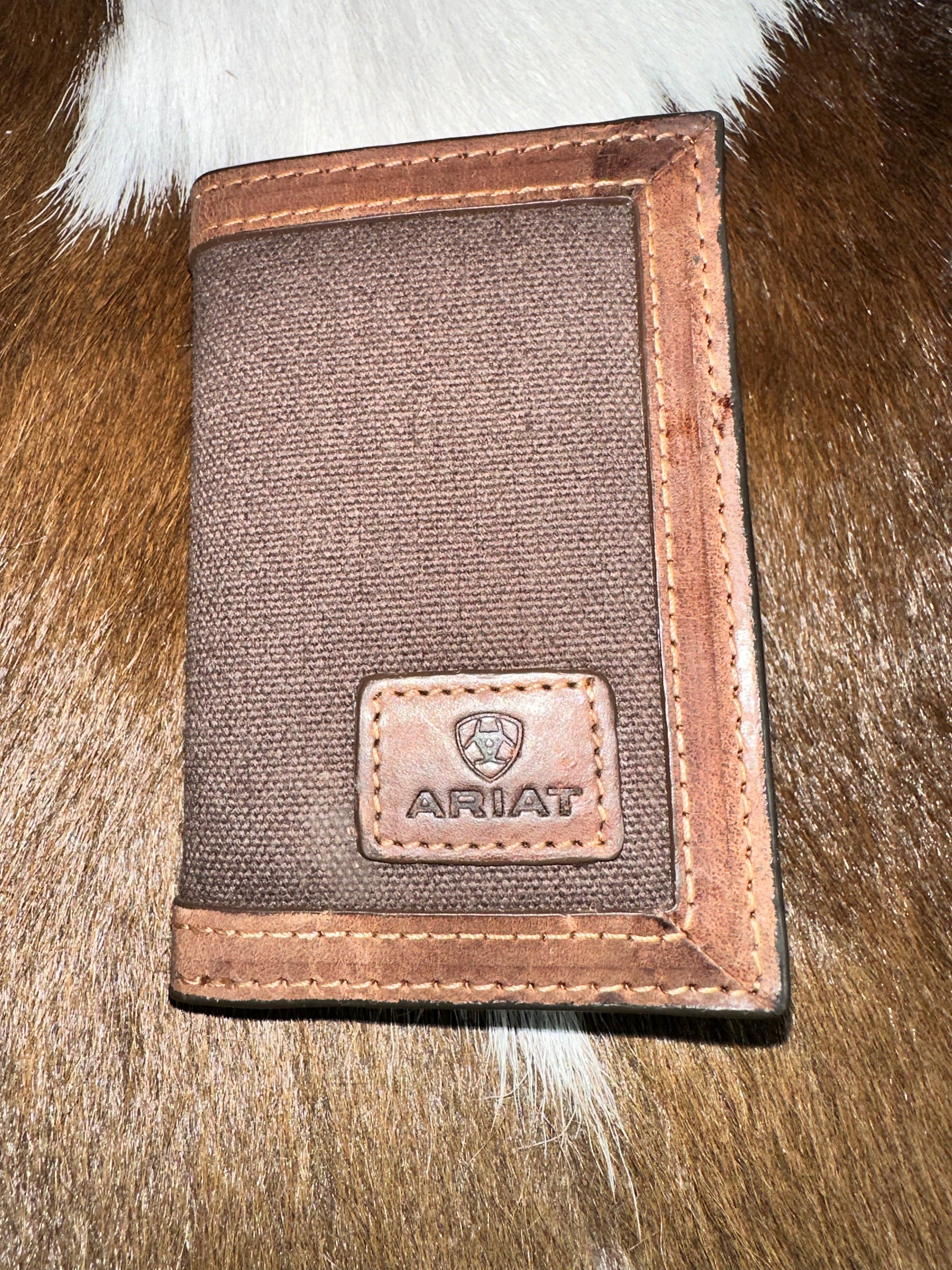 Ariat Logo Brown Leather & Canvas Wallet for Men - Genuine Cowhide Bifold Wallet with RFID Protection - Perfect for Everyday Use, Travel & Gifts