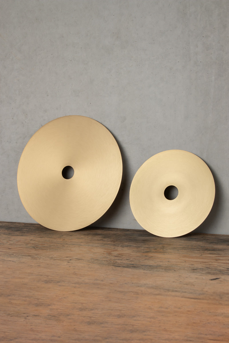 Modern Metal Disc Pendant Light - Sleek Minimalist Ceiling Fixture for Kitchen Island, Dining Room, or Bedroom Lighting