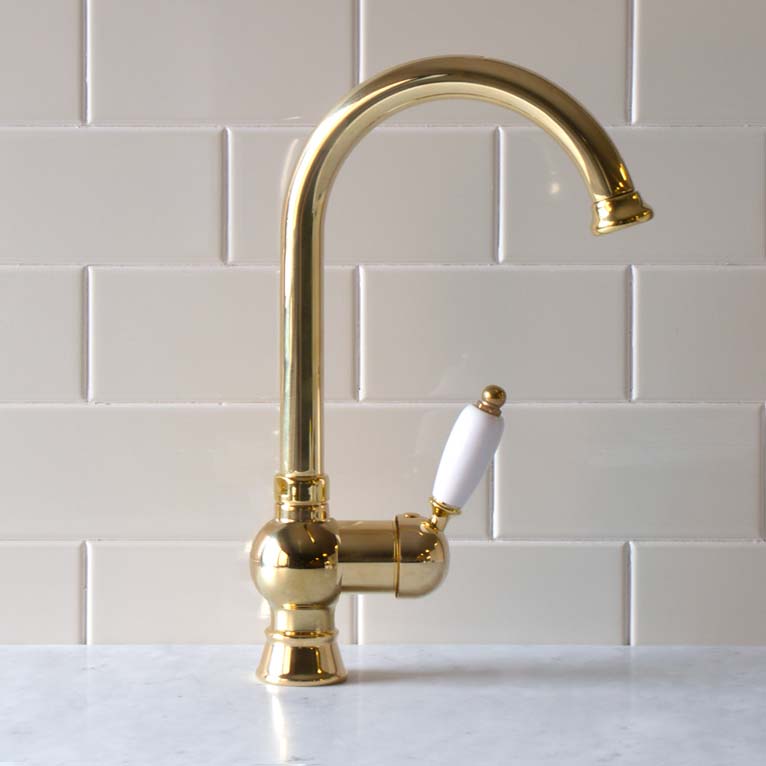 Nottingham Swan Neck Kitchen Faucet in Brass - Perfect for Modern and Classic Kitchen Designs