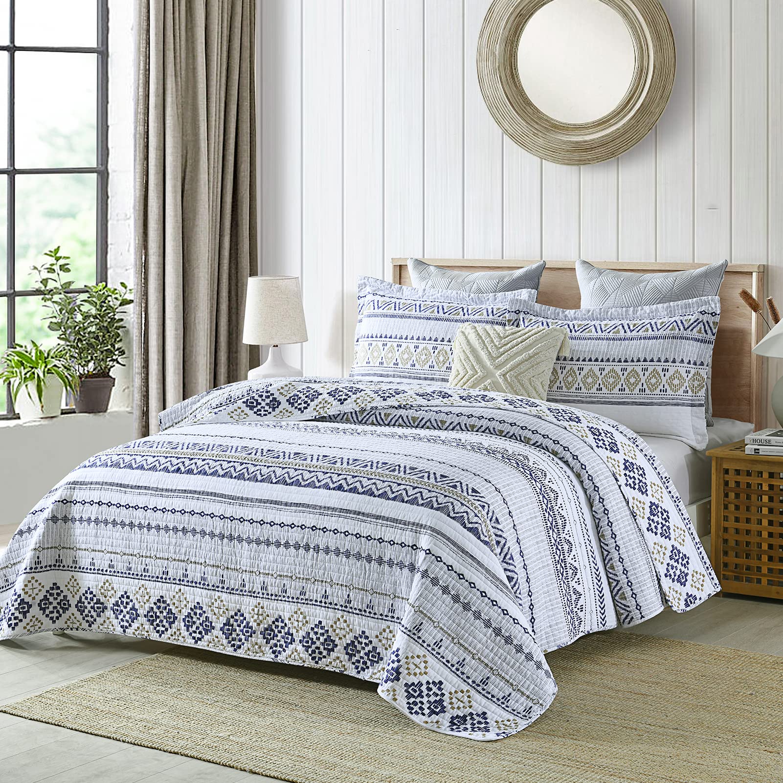 PANGUSHAN 100% Cotton King Size Bohemian Reversible Lightweight Quilt Set - White/Navy Striped Geometric Design - 3 Piece Set with Quilt & 2 Pillow Shams | Perfect for Bedroom Decor, Guest Room Styling & Cozy Home Makeover