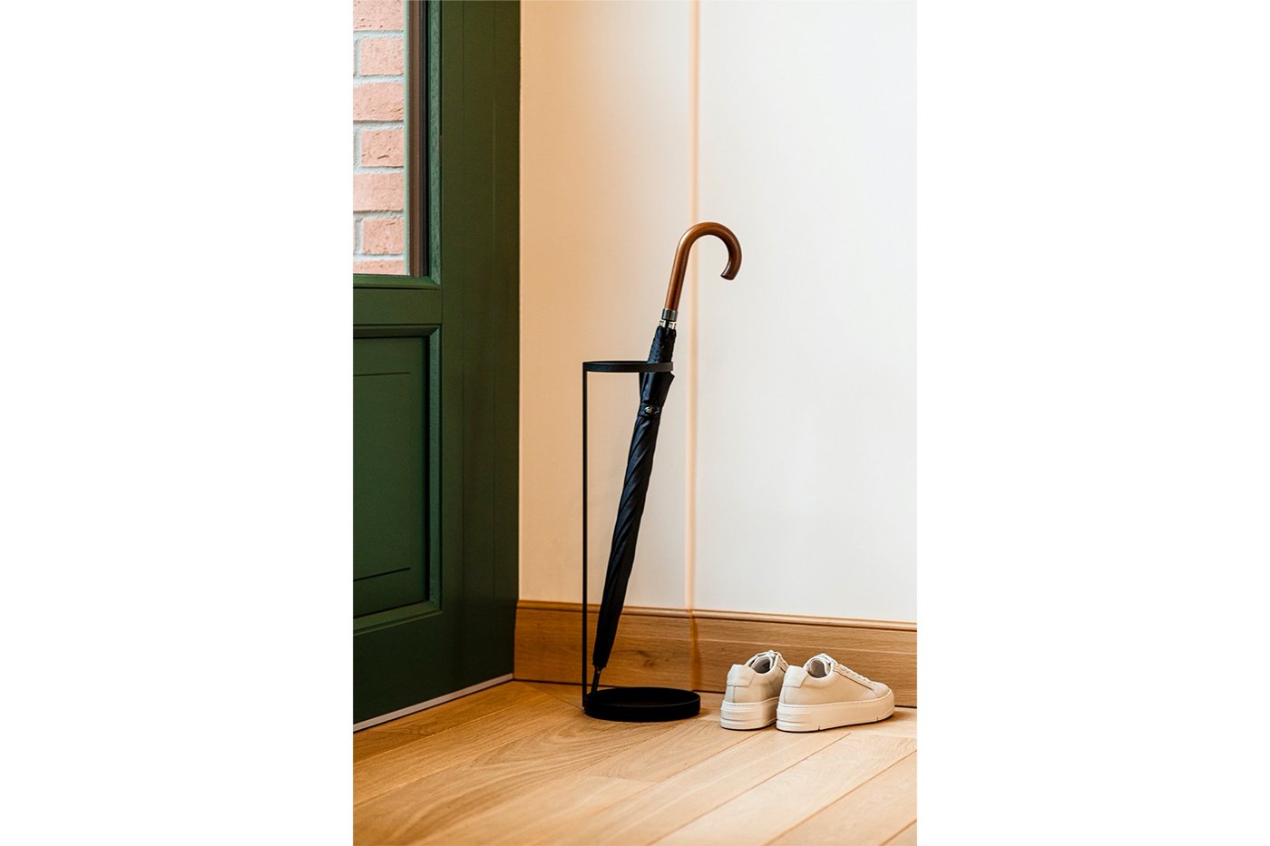 Stylish Gugi Umbrella Stand - Durable Metal Holder for Rain & Golf Umbrellas - Perfect for Entryway, Porch & Office Organization - Home & Outdoor Decor Accessory