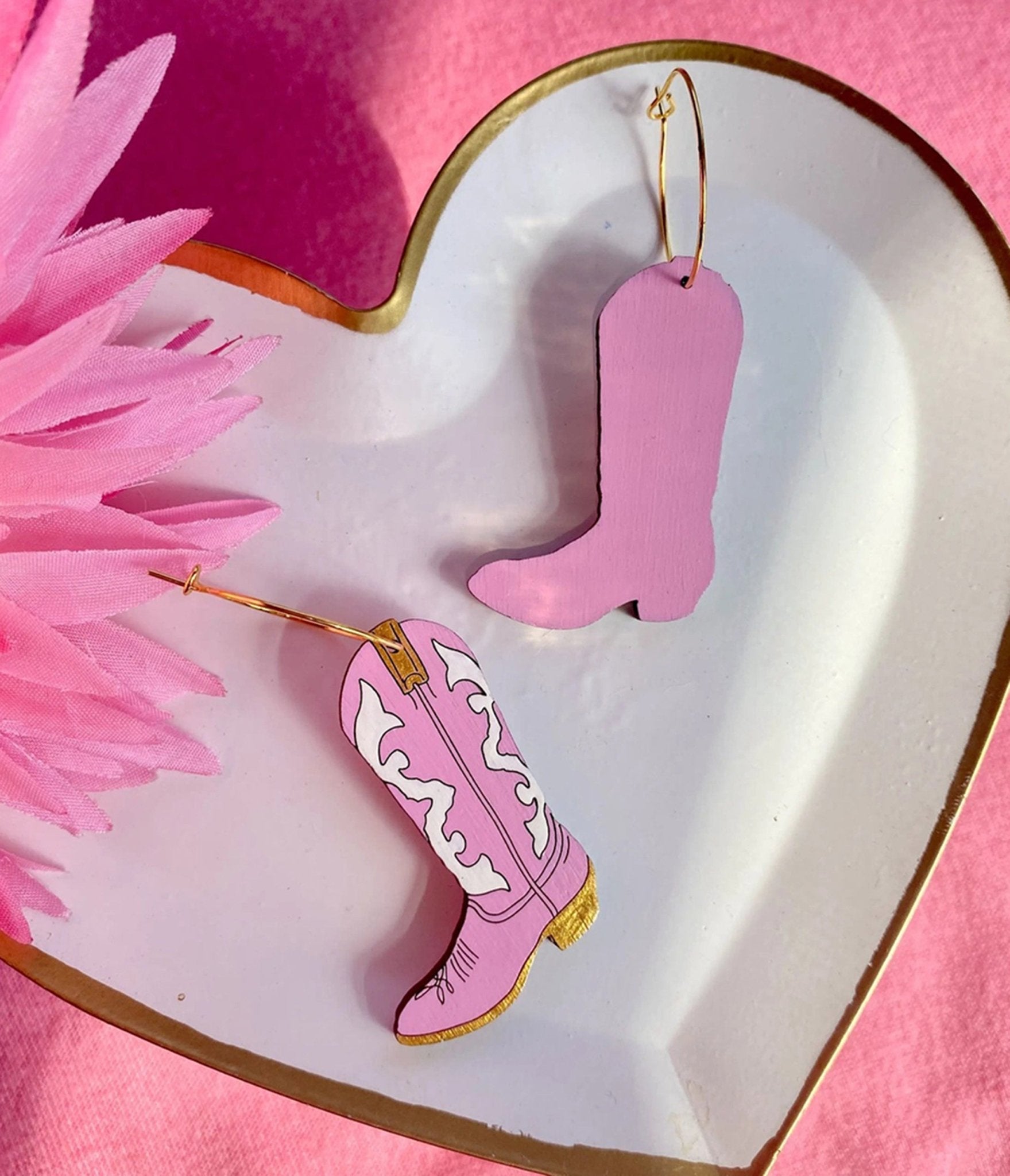 Le Chic Miami Pink Cowgirl Boot Earrings – Western Fashion Jewelry for Women | Perfect for Country Concerts, Rodeos & Cowgirl-Themed Parties